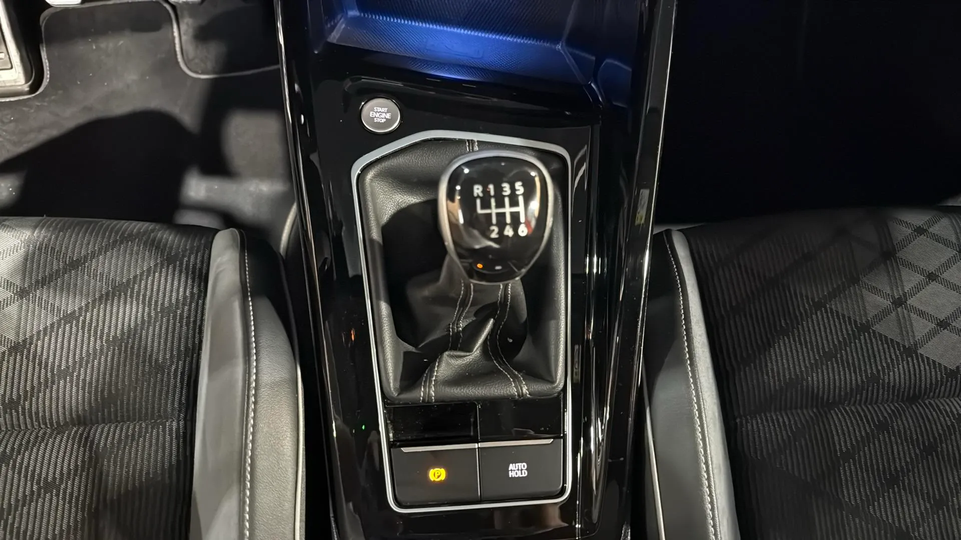 Volkswagen Golf R-Line 1.5 TSI Variant - foto 20