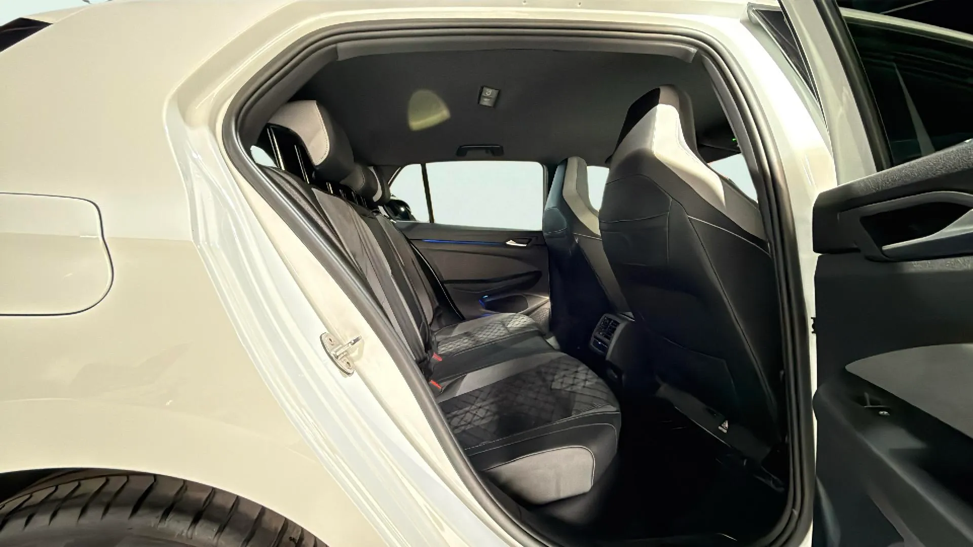 Volkswagen Golf R-Line 1.5 TSI Variant - foto 23
