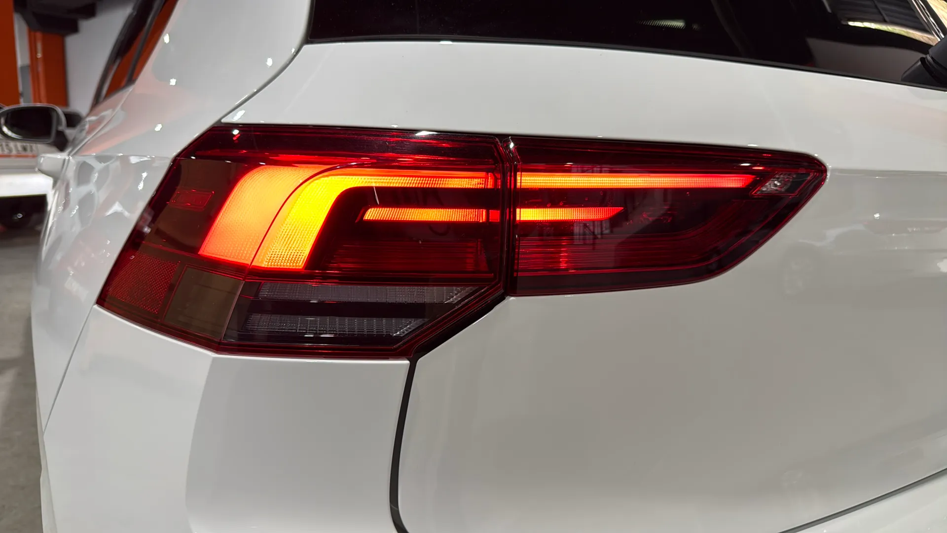 Volkswagen Golf R-Line 1.5 TSI Variant - foto 25
