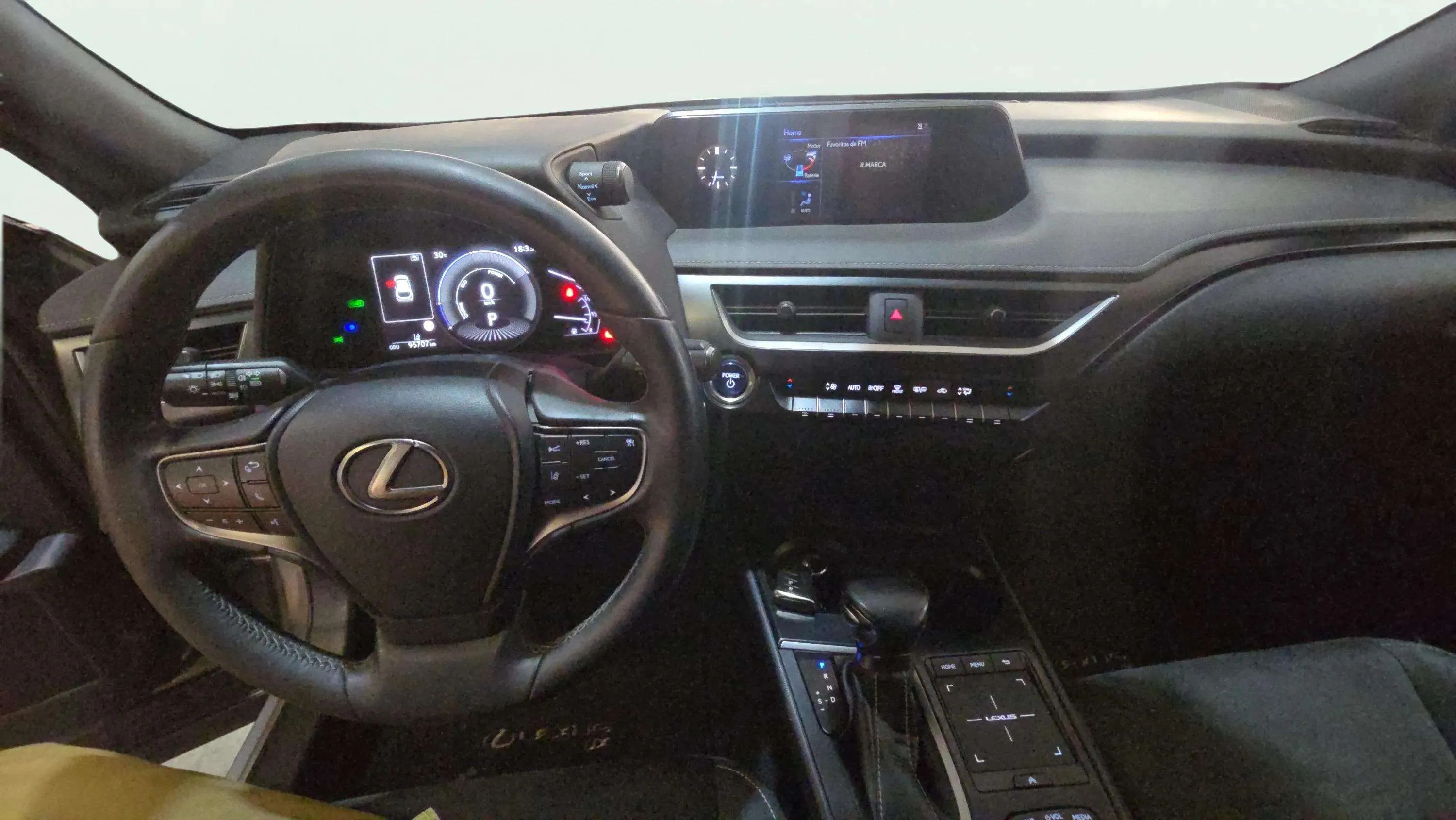 Lexus UX 2.0 250h Business - foto 6