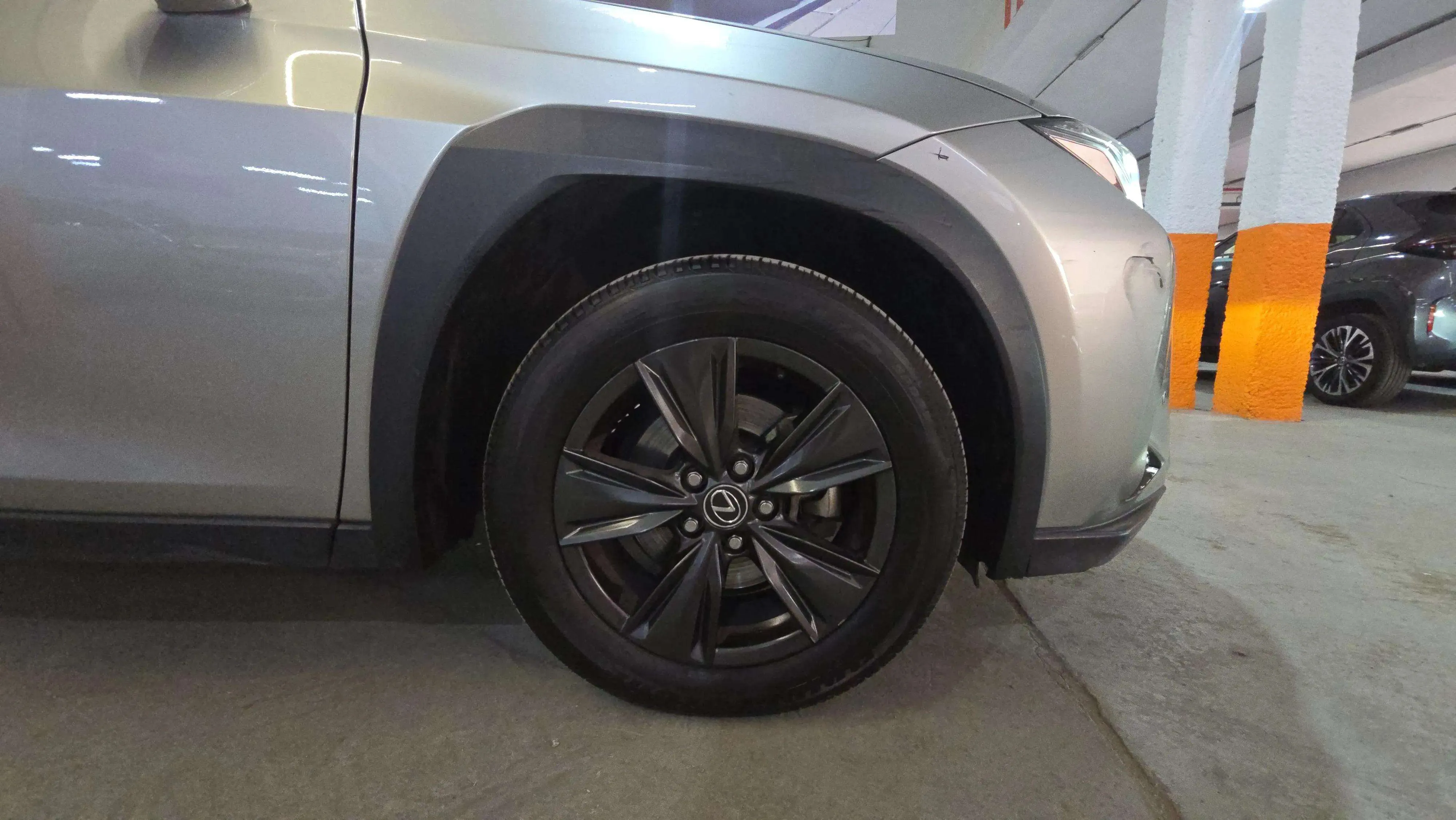 Lexus UX 2.0 250h Business - foto 12