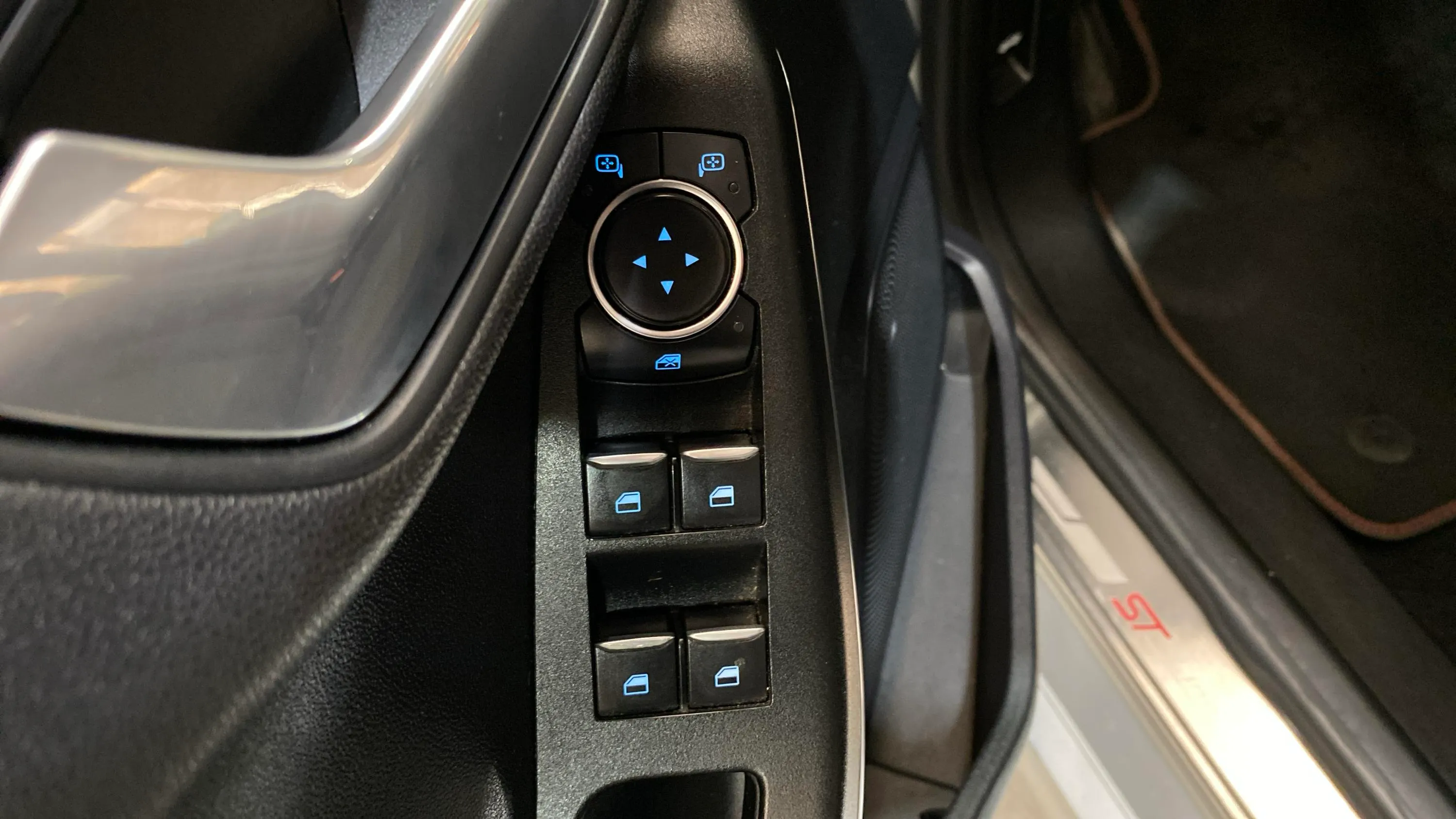 Ford Fiesta 1.0 EcoBoost ST-Line - foto 18