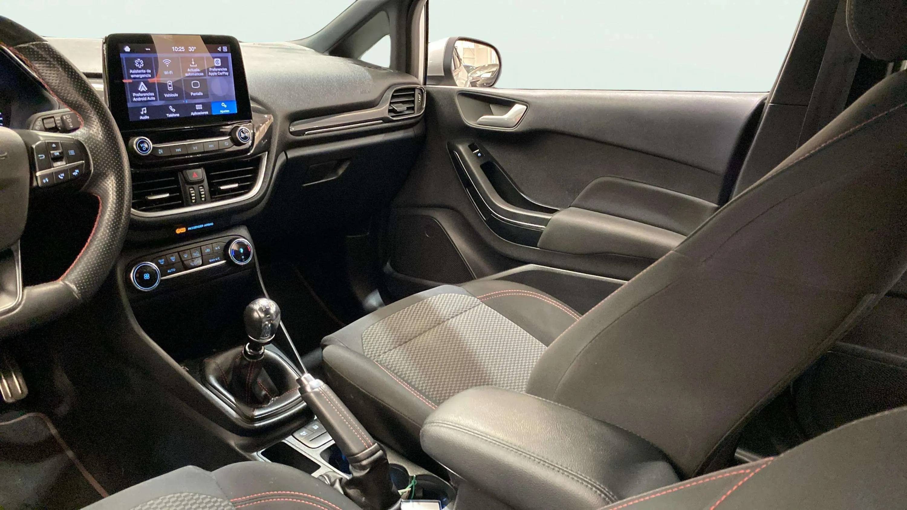 Ford Fiesta 1.0 EcoBoost ST-Line - foto 33