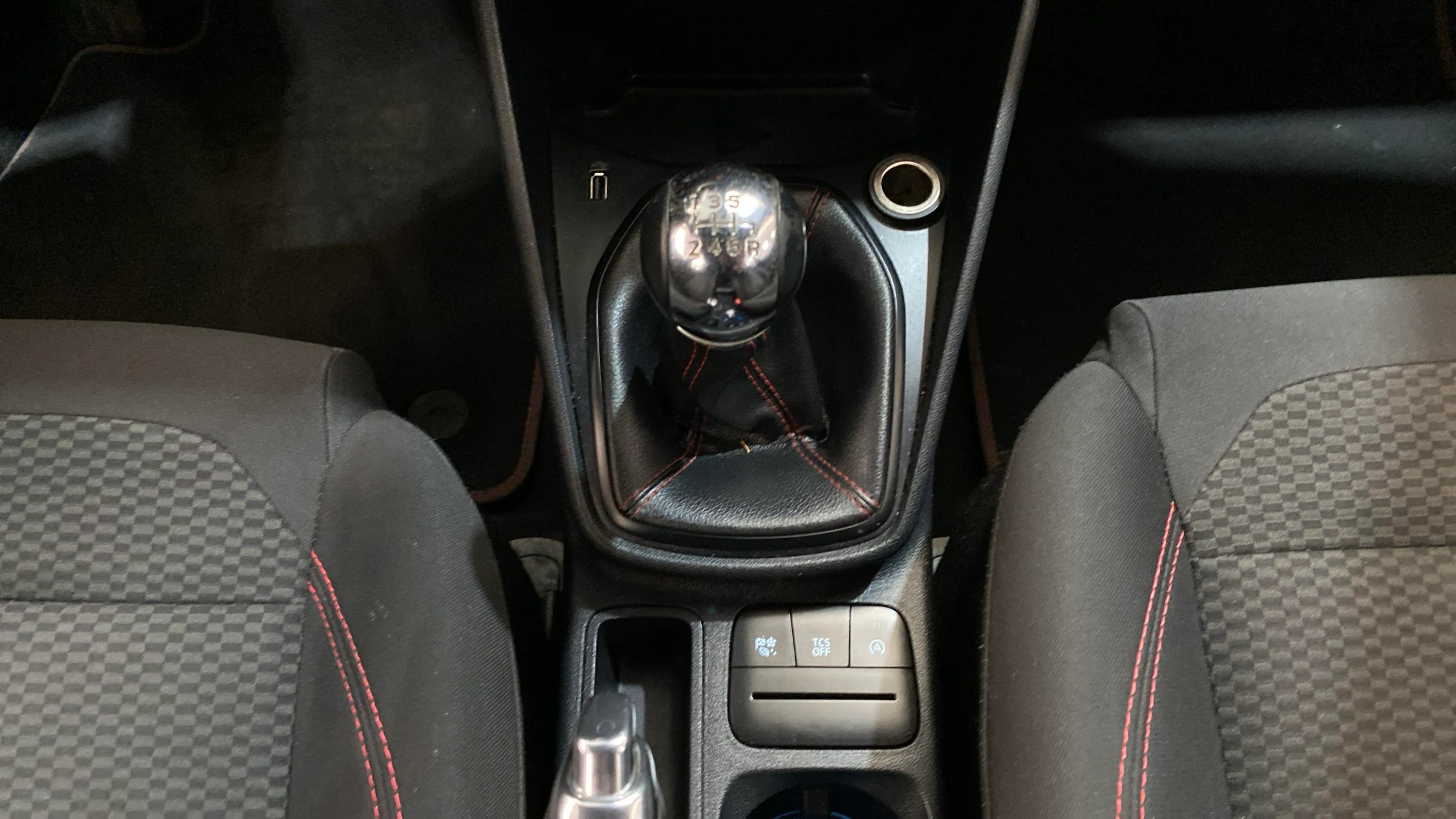 Ford Fiesta 1.0 EcoBoost ST-Line - foto 29