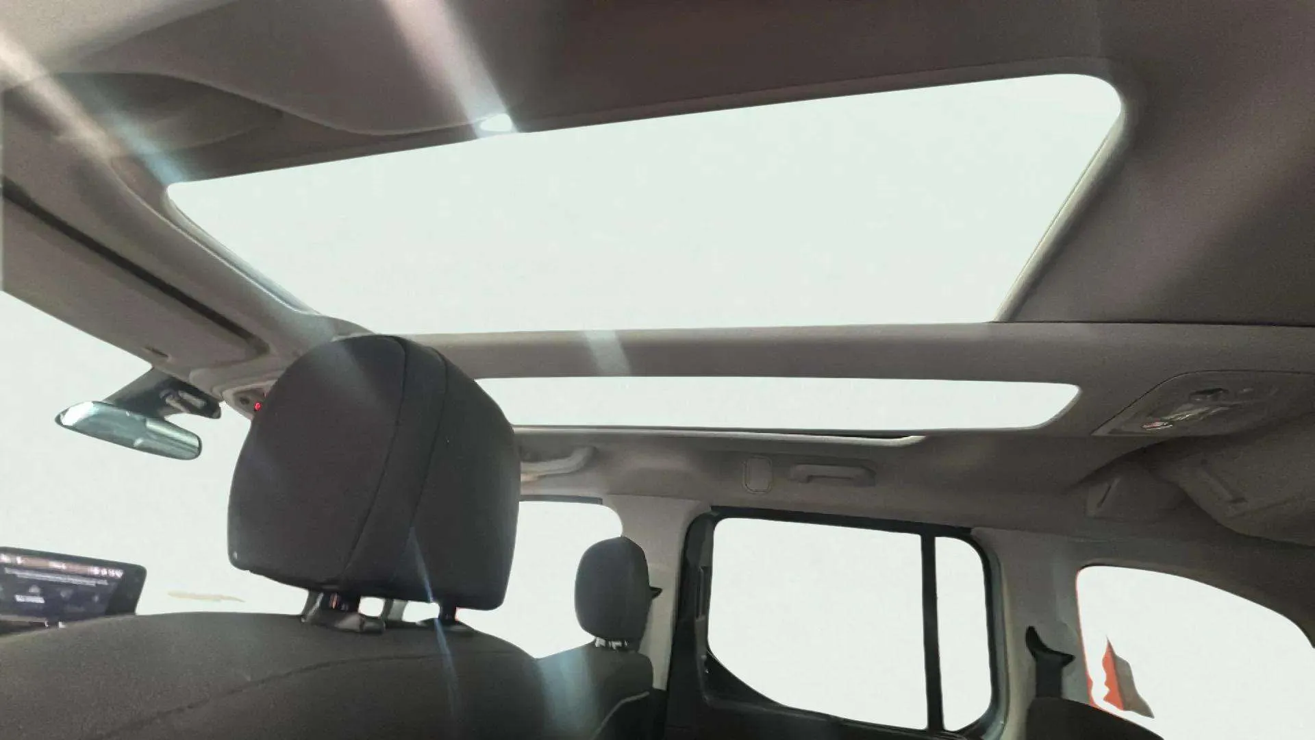 Citroën Berlingo Talla M BlueHDi 130 - foto 26