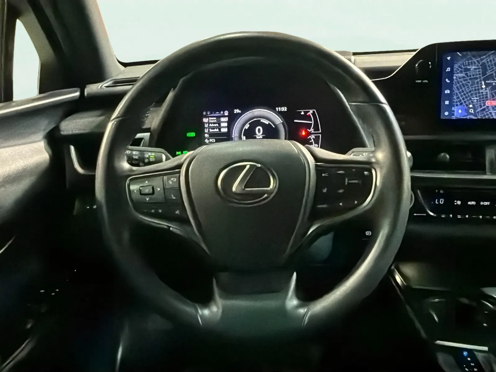 Lexus UX 2.0 250h Business - foto 7