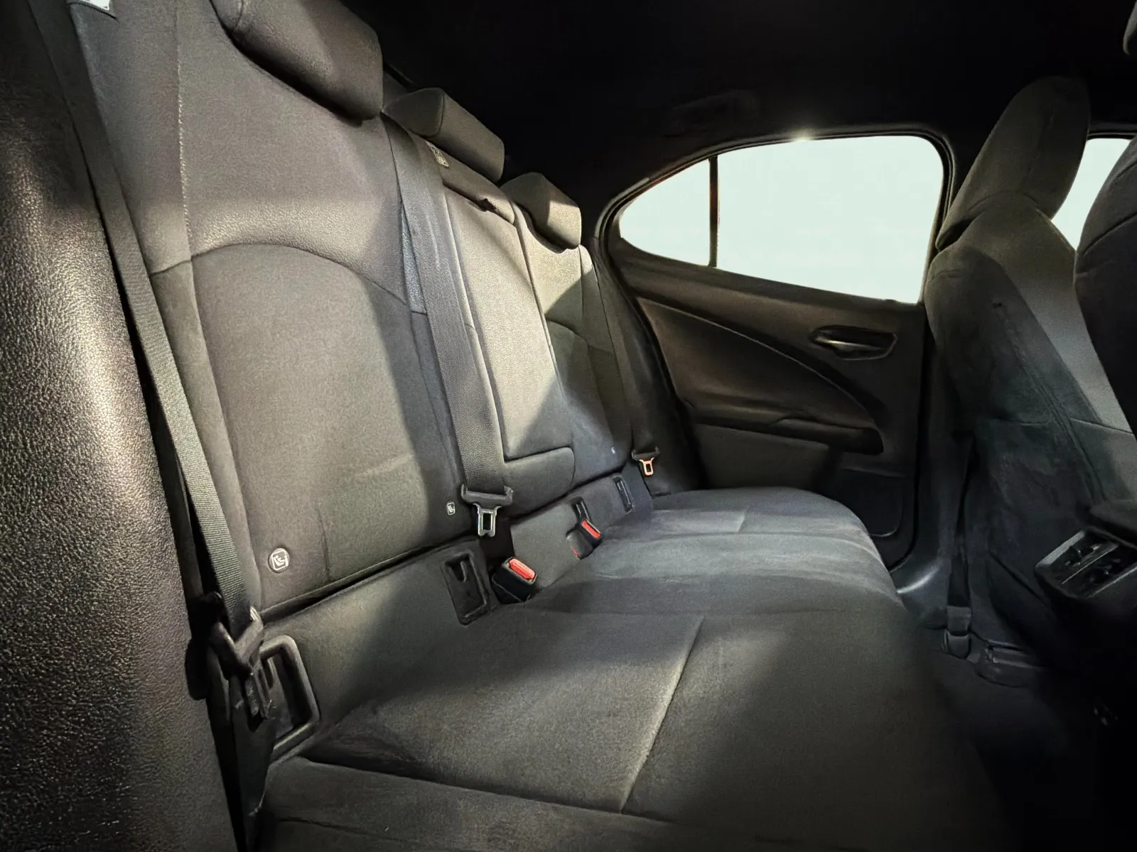 Lexus UX 2.0 250h Business - foto 19