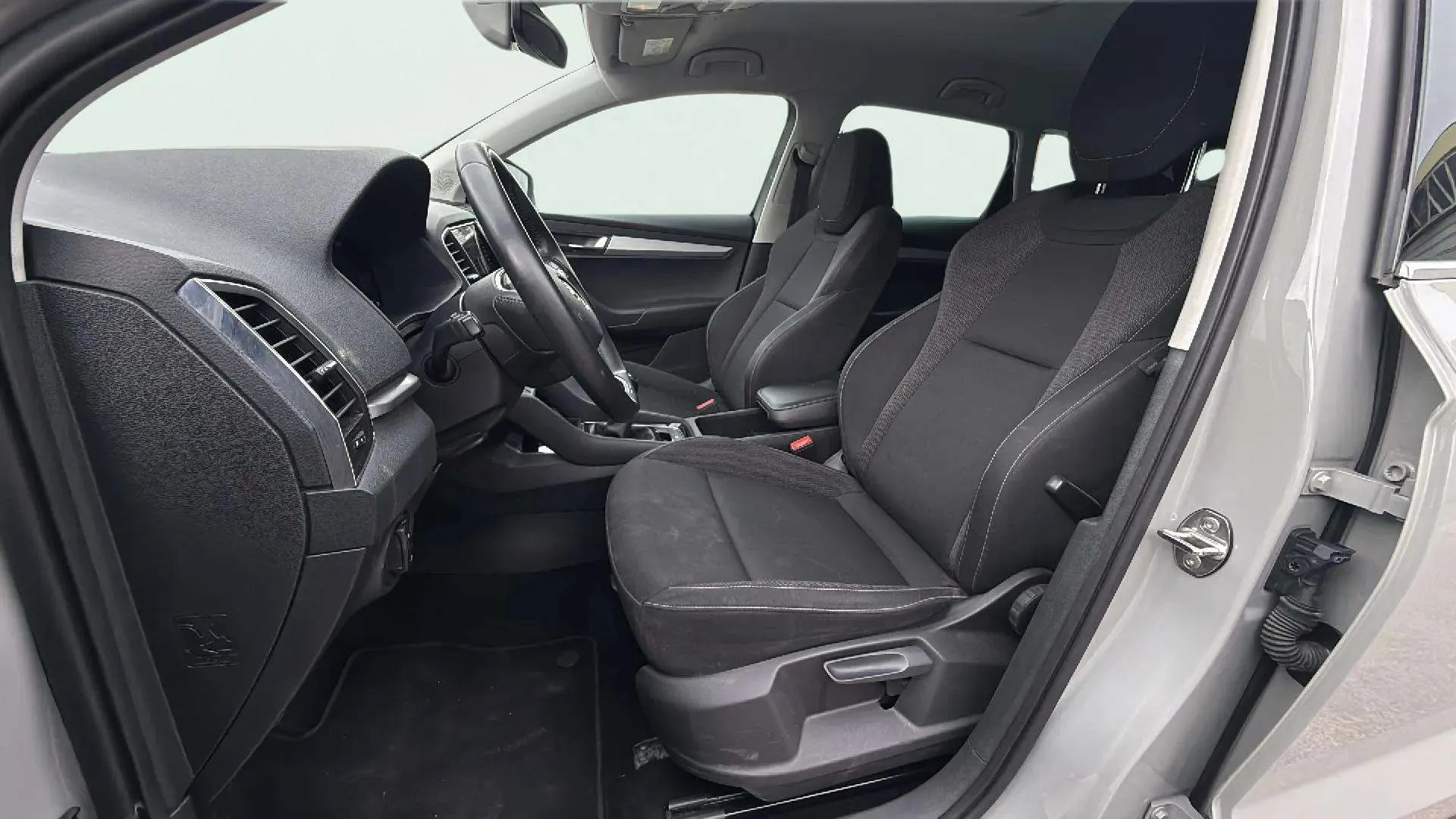 Škoda Karoq 2.0 TDI Selection - foto 19