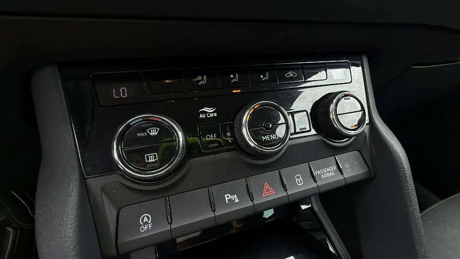 Škoda Karoq 2.0 TDI Selection - foto 16