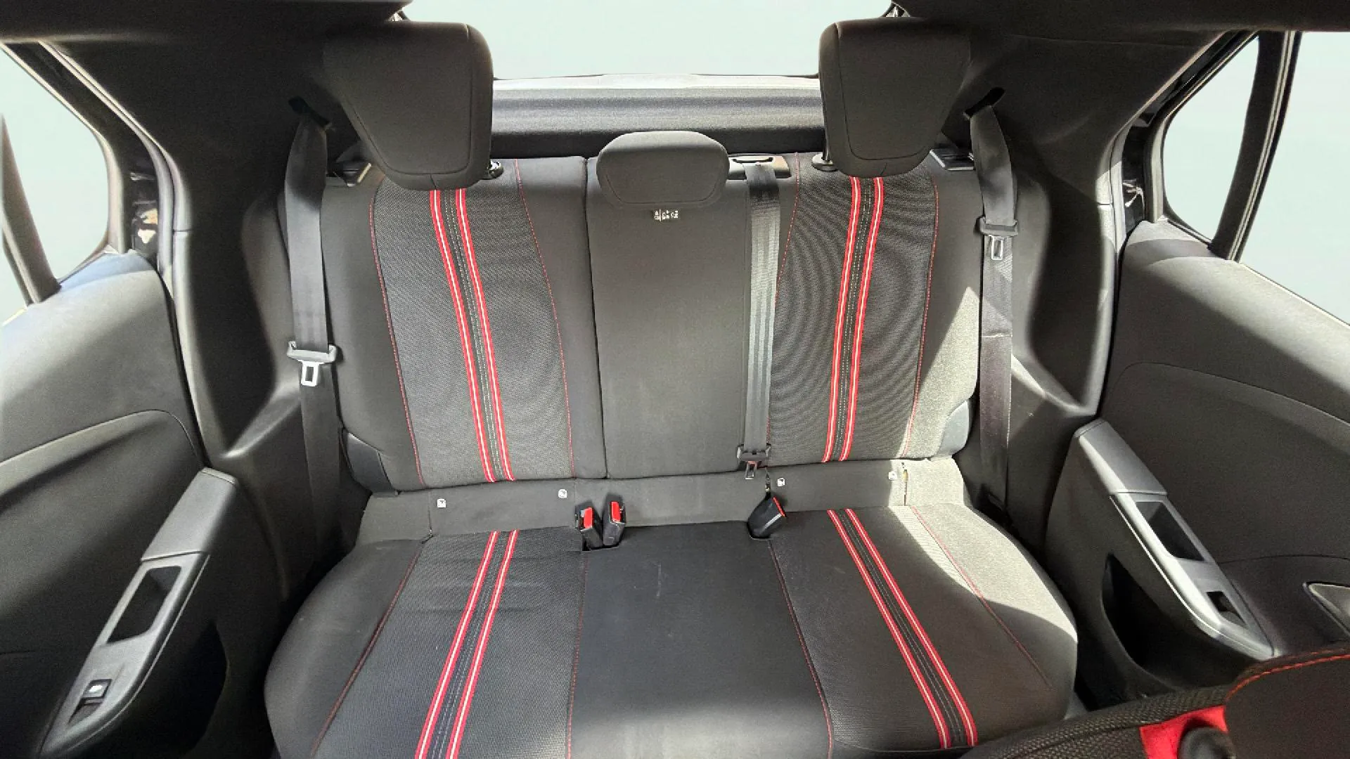 Opel Corsa 1.2T XHL GS - foto 17