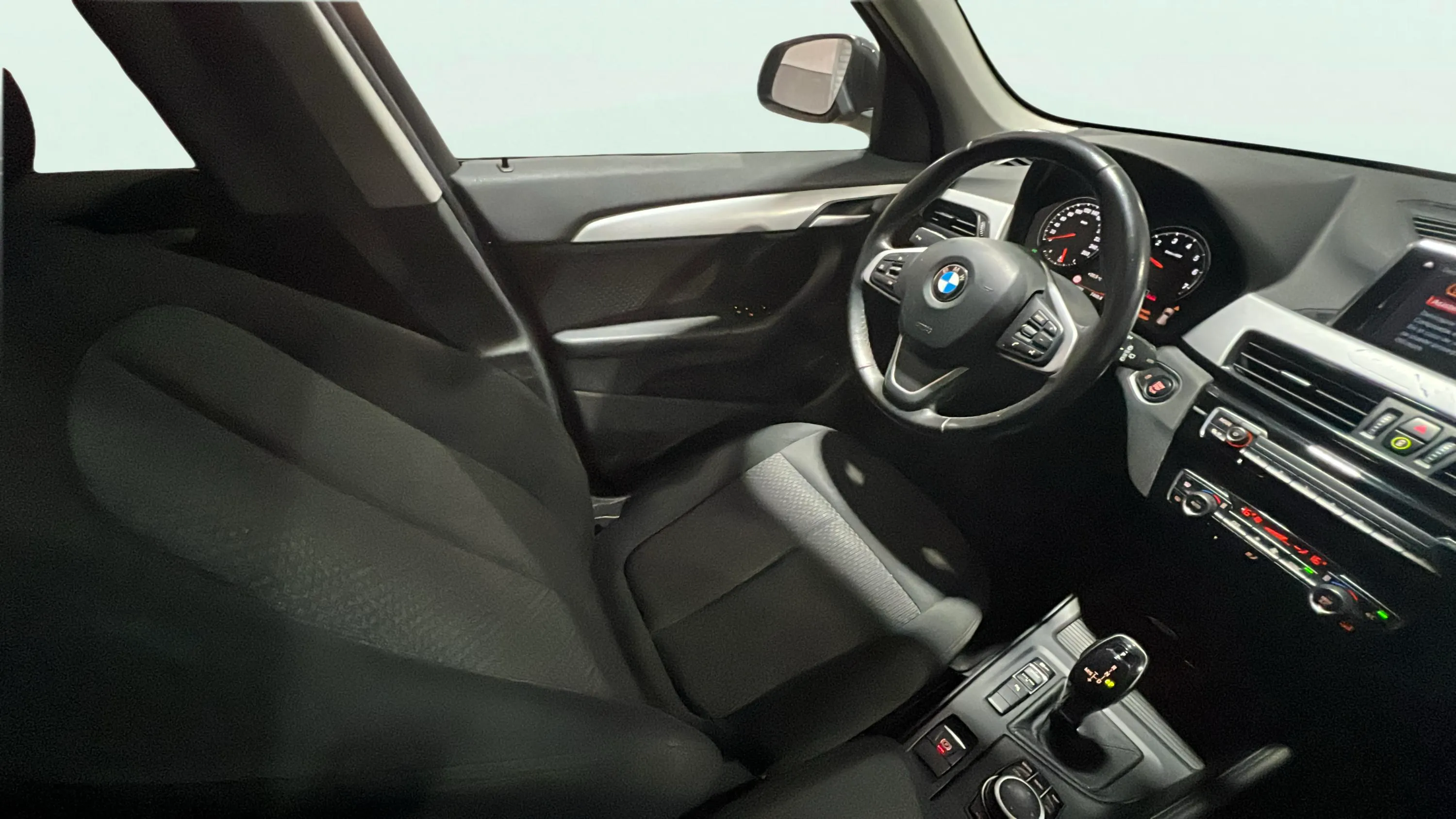 BMW X1 sDrive18i - foto 9
