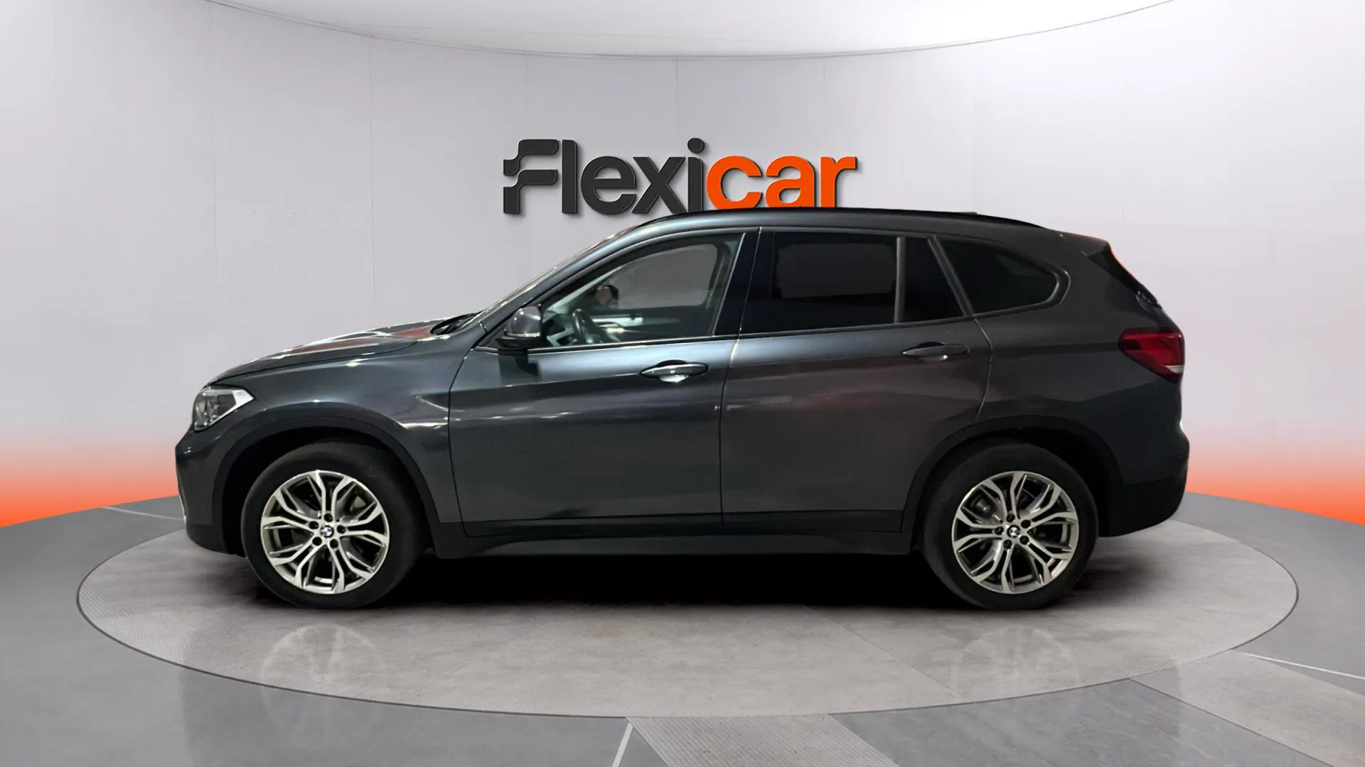 BMW X1 sDrive18i - foto 4