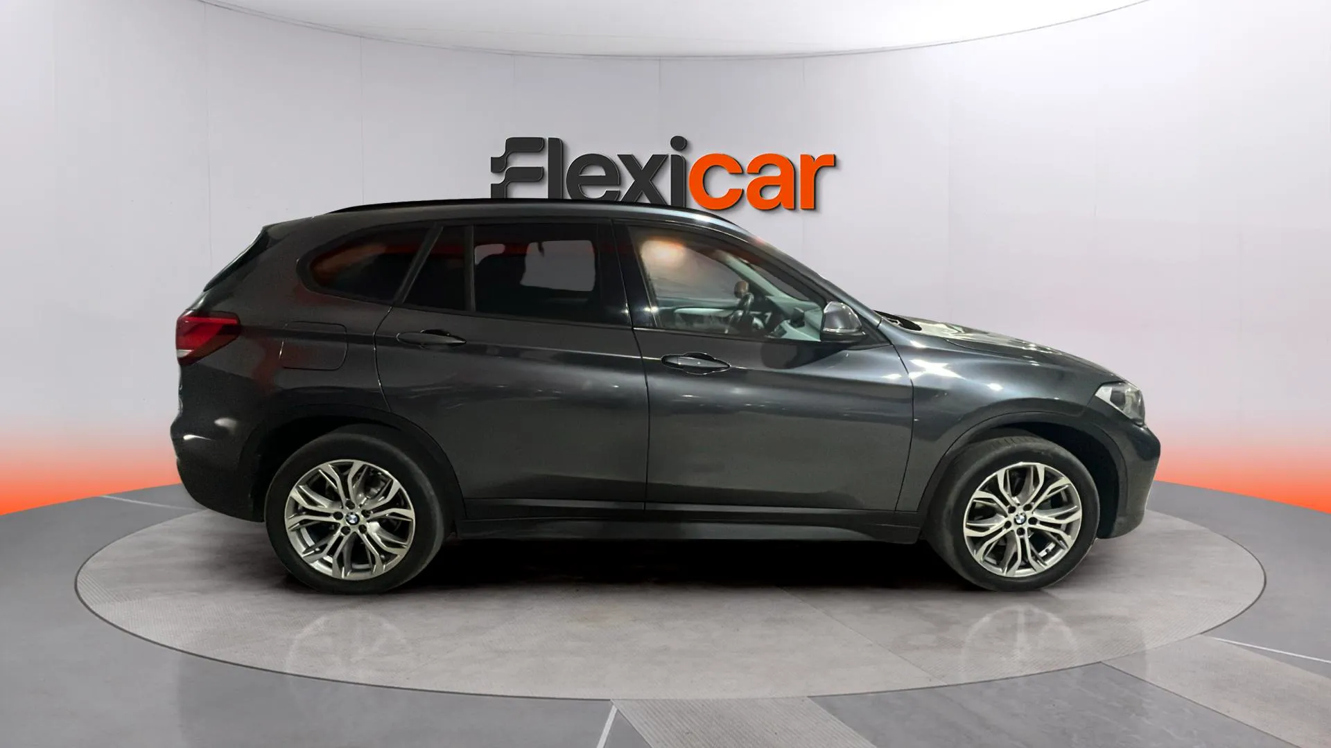 BMW X1 sDrive18i - foto 8