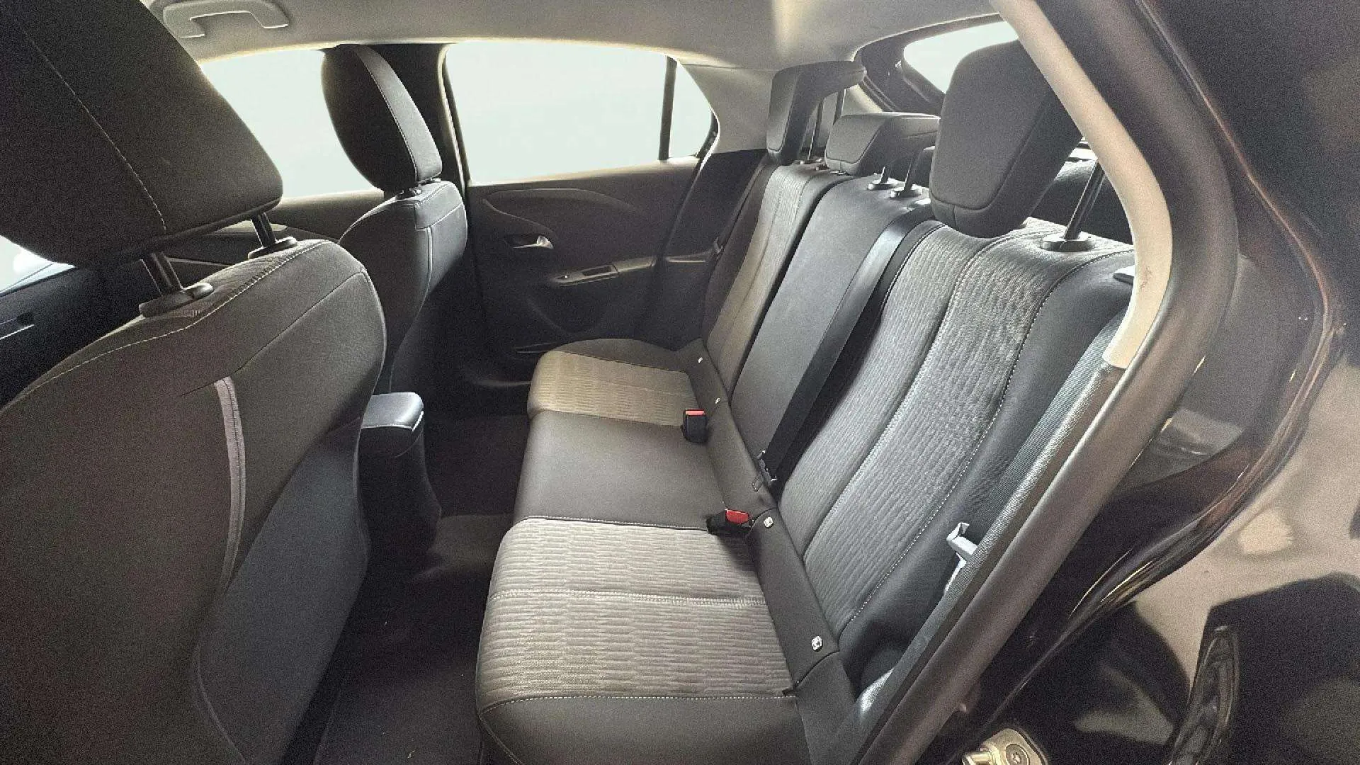 Opel Corsa 1.2T XHL Edition - foto 12