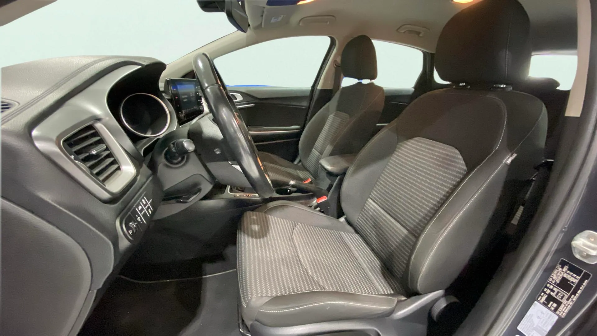 Kia Ceed 1.6 MHEV iMT Tech - foto 14