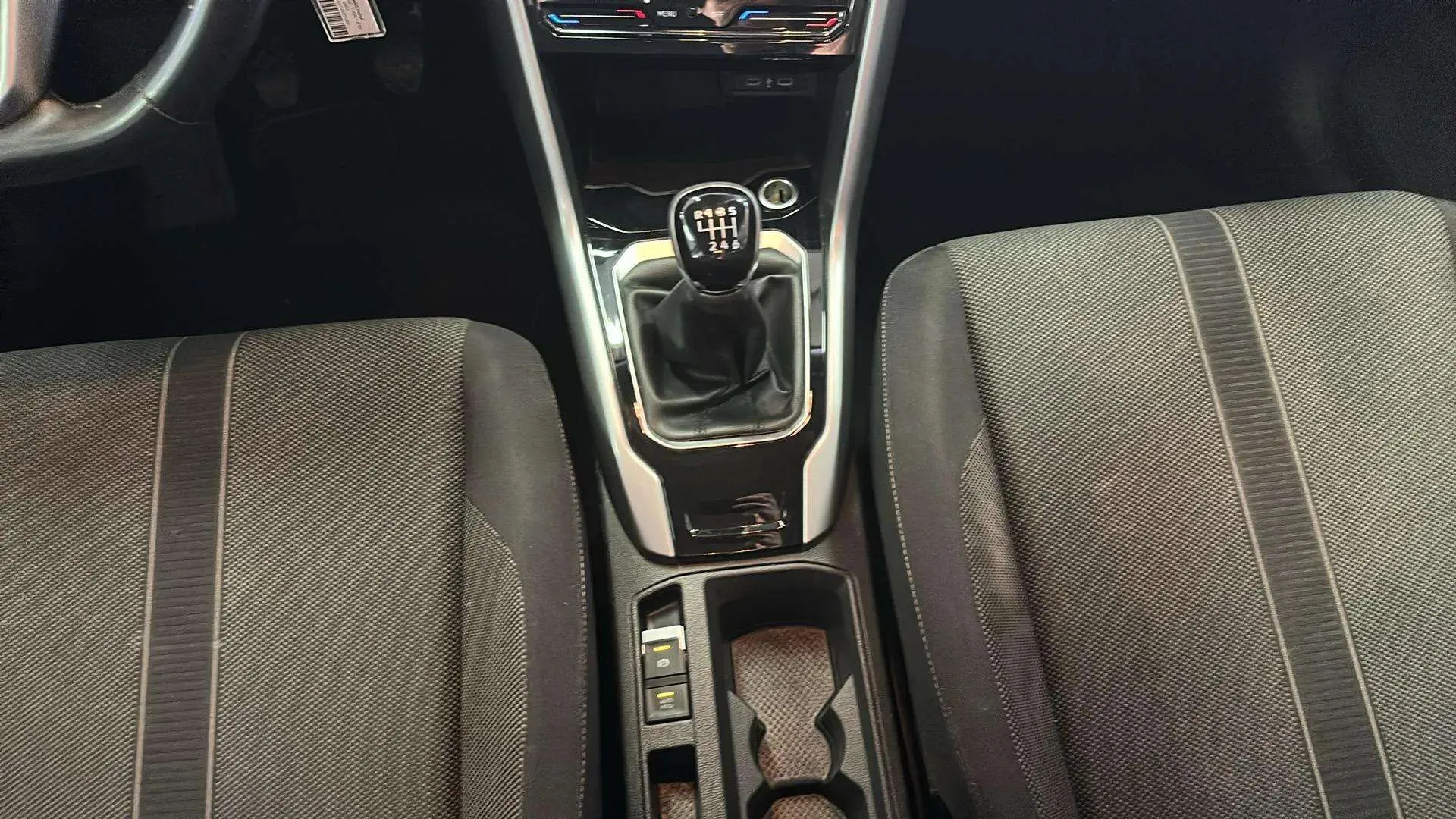 Volkswagen T-Roc "Más" 1.0 TSI - foto 17