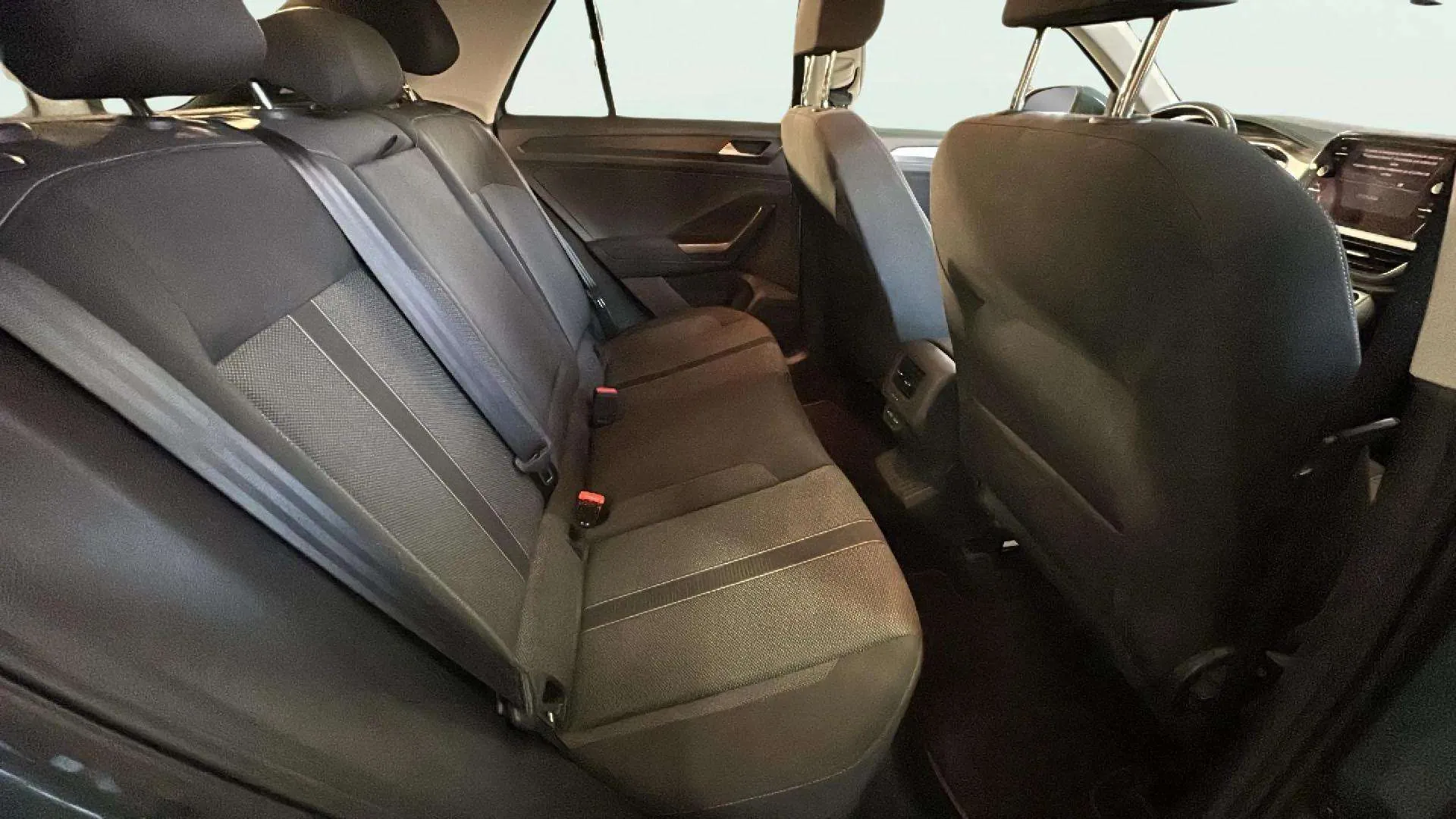 Volkswagen T-Roc "Más" 1.0 TSI - foto 24