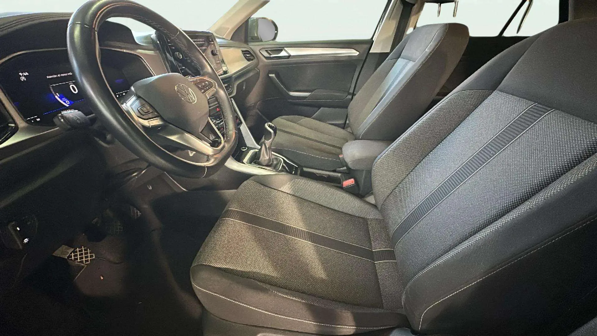 Volkswagen T-Roc "Más" 1.0 TSI - foto 21