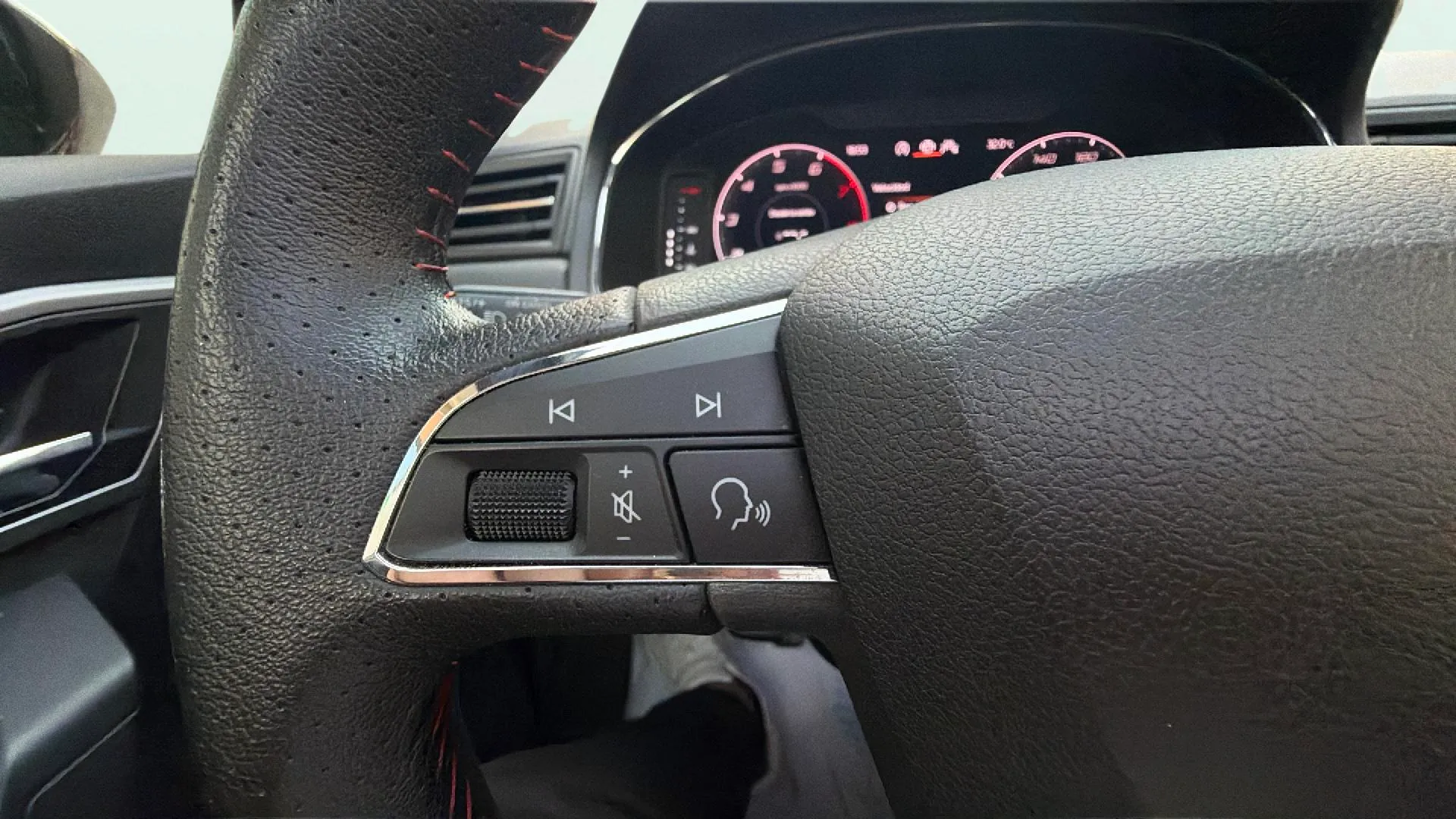 SEAT Ibiza 1.0 TSI FR - foto 18