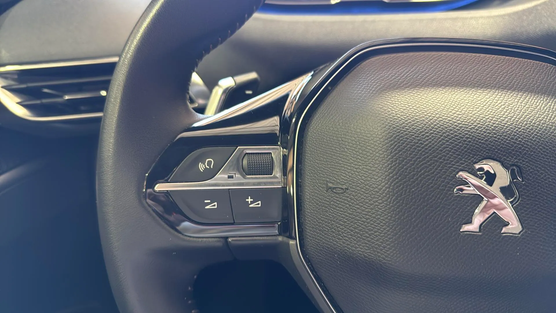 Peugeot 3008 1.2 Allure Pack eDCS6 - foto 19