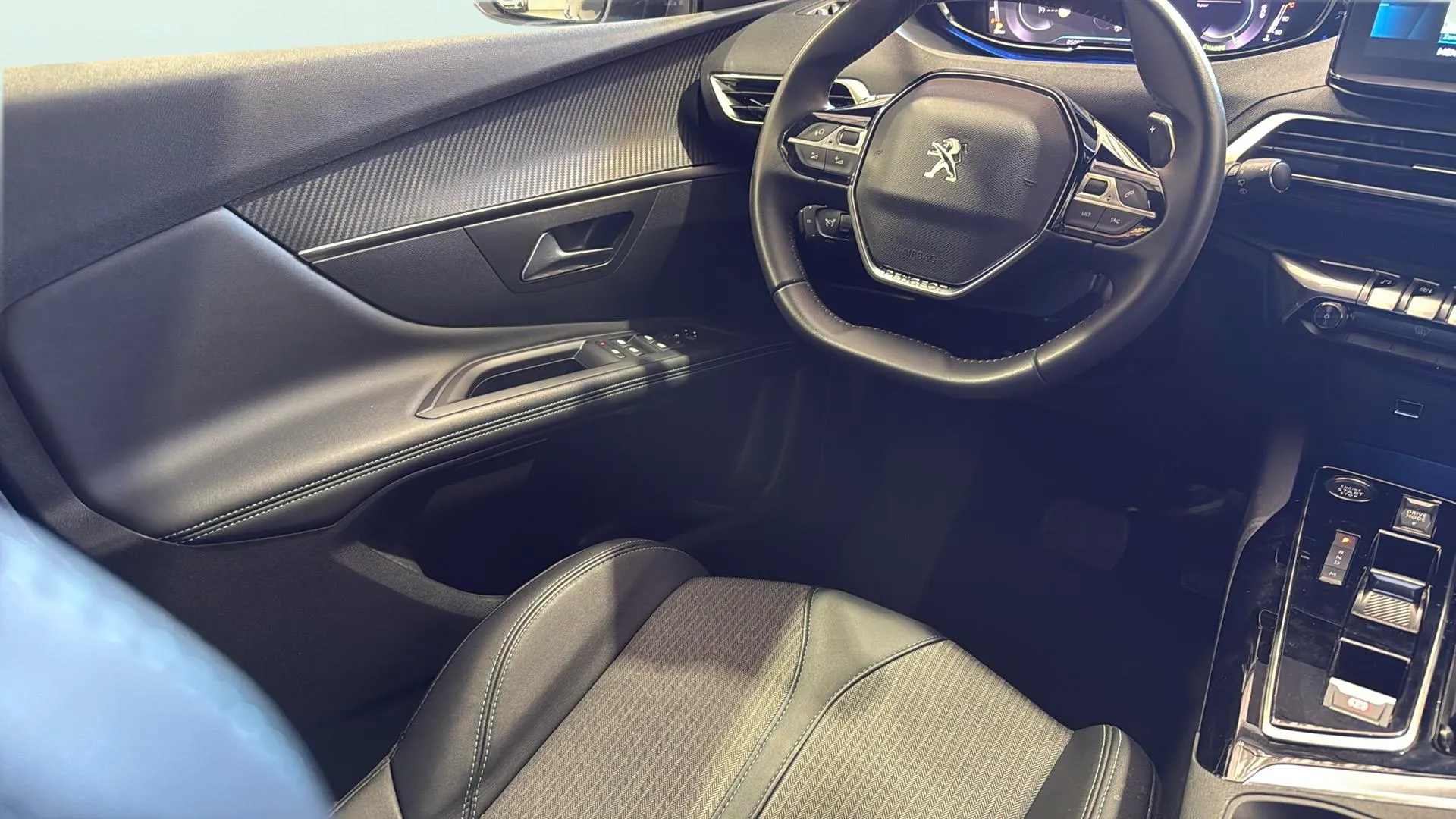 Peugeot 3008 1.2 Allure Pack eDCS6 - foto 21