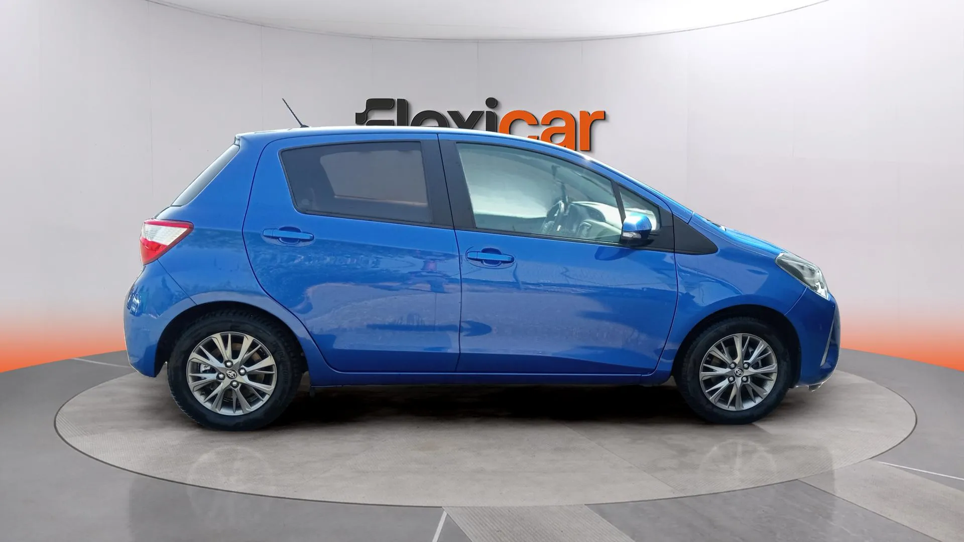 Toyota Yaris 1.0 70 Active - foto 12