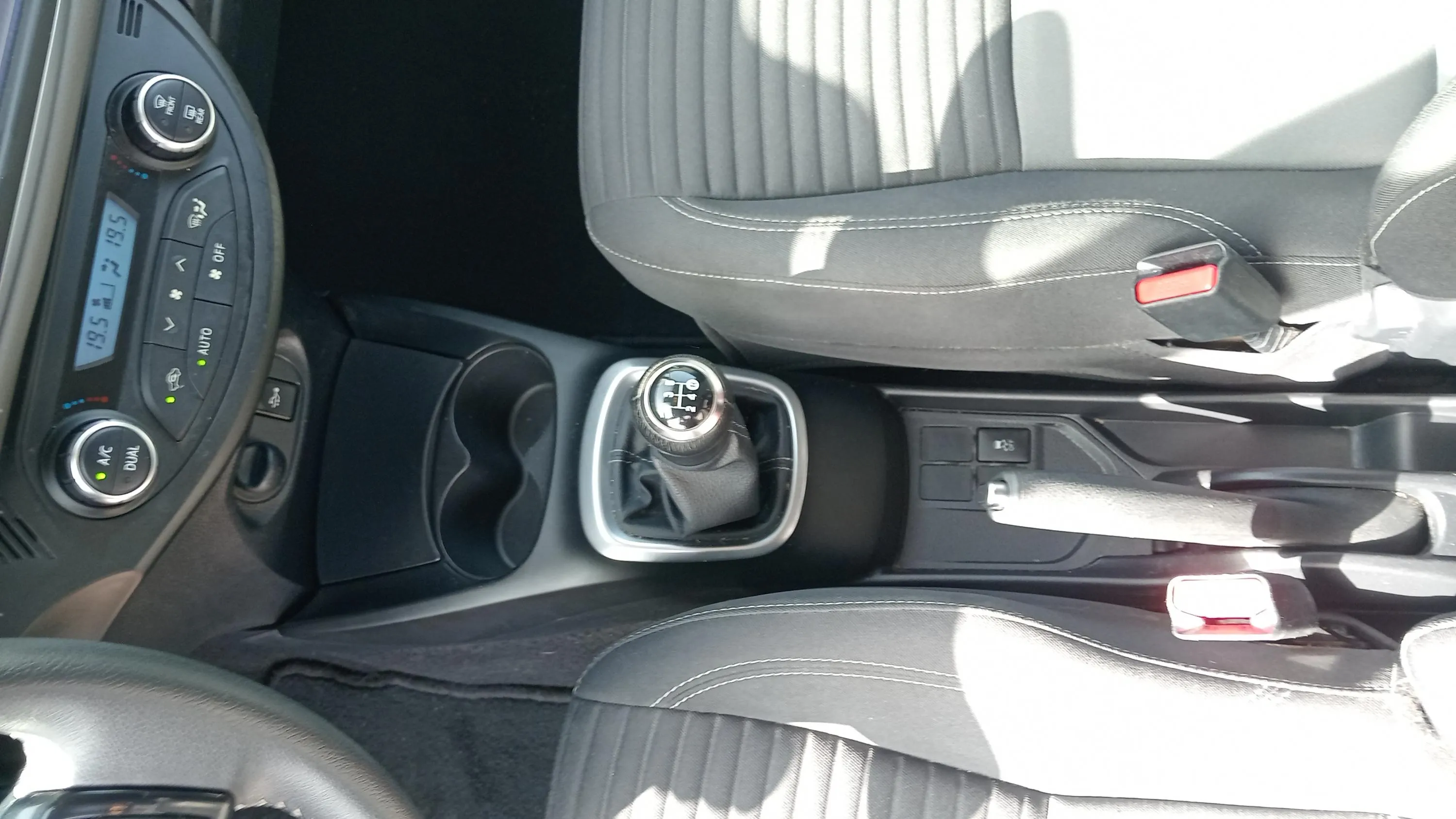 Toyota Yaris 1.0 70 Active - foto 23