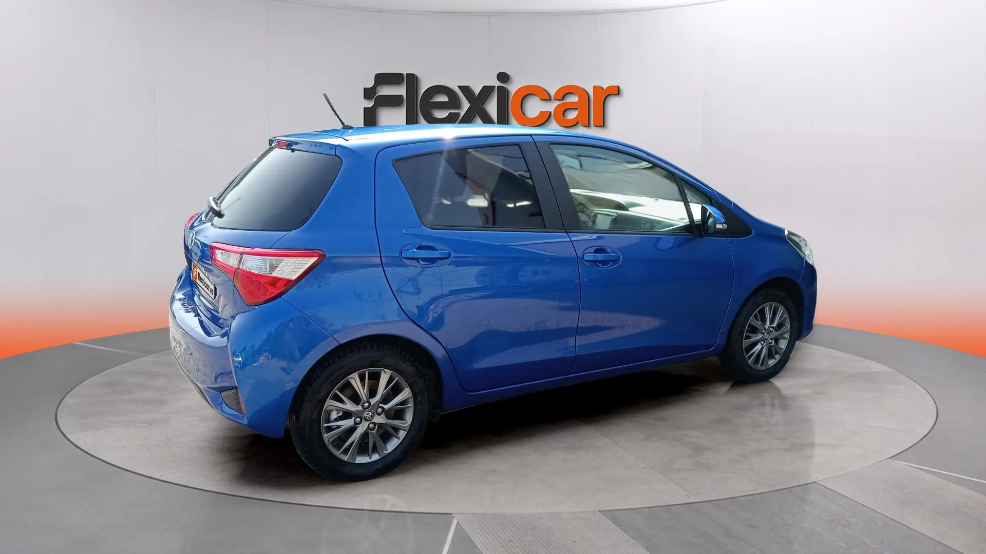 Toyota Yaris 1.0 70 Active - foto 11
