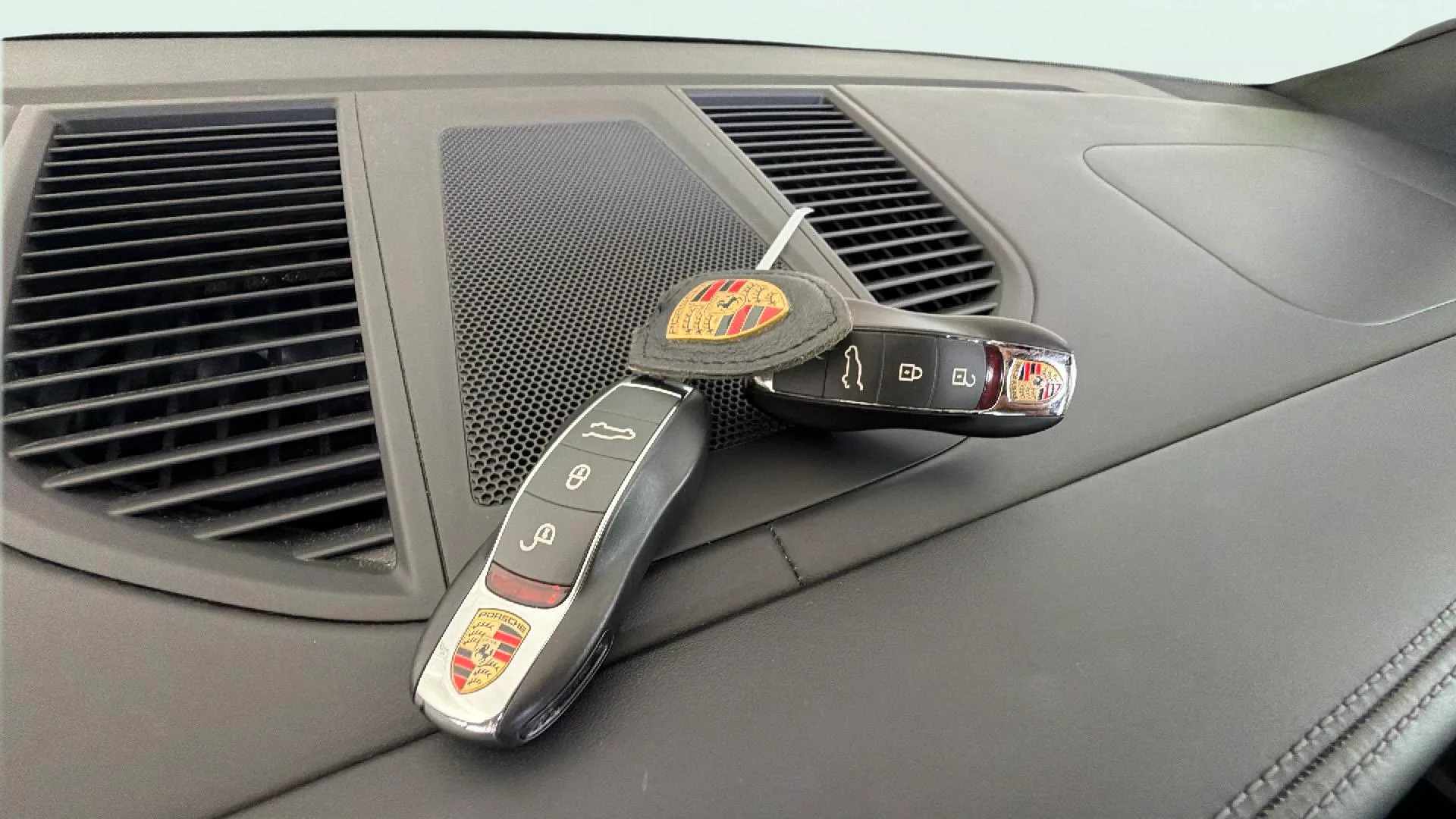 Porsche Macan - foto 39