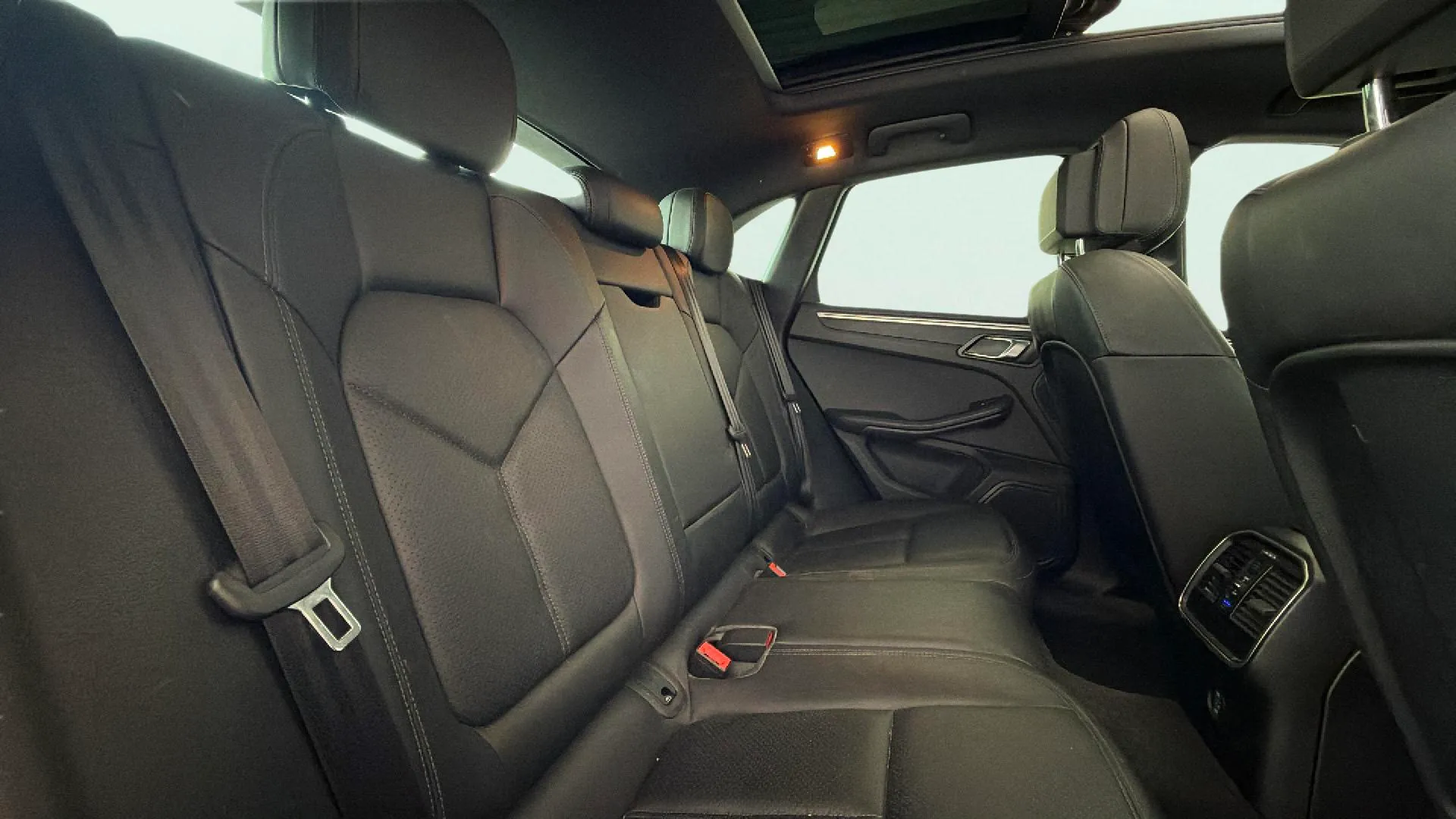 Porsche Macan - foto 37