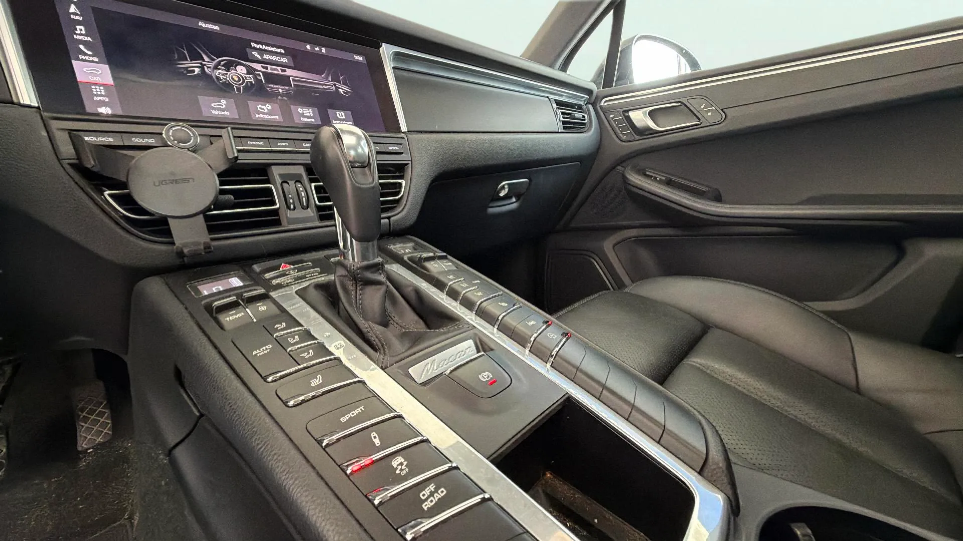 Porsche Macan - foto 25