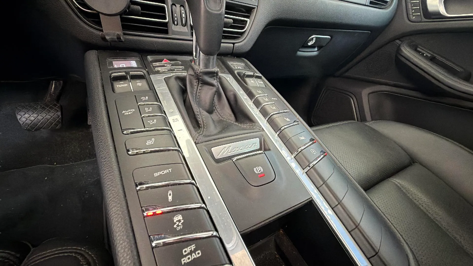 Porsche Macan - foto 32