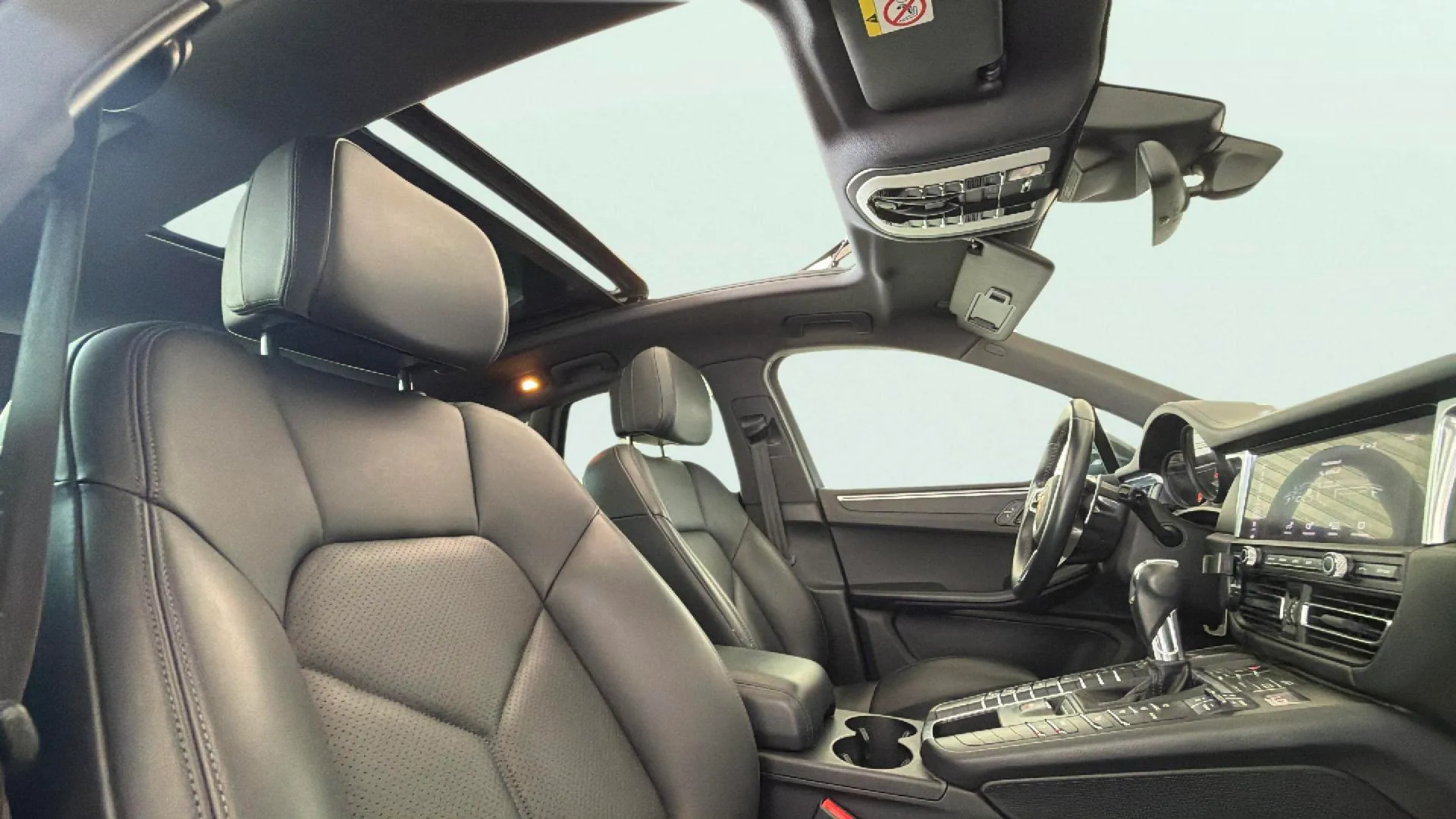 Porsche Macan - foto 22