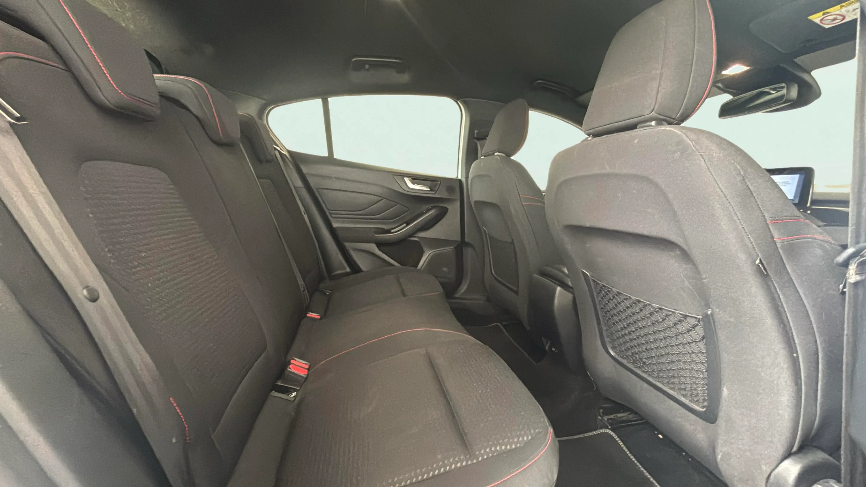 Ford Focus 1.0 EcoBoost ST-Line - foto 28