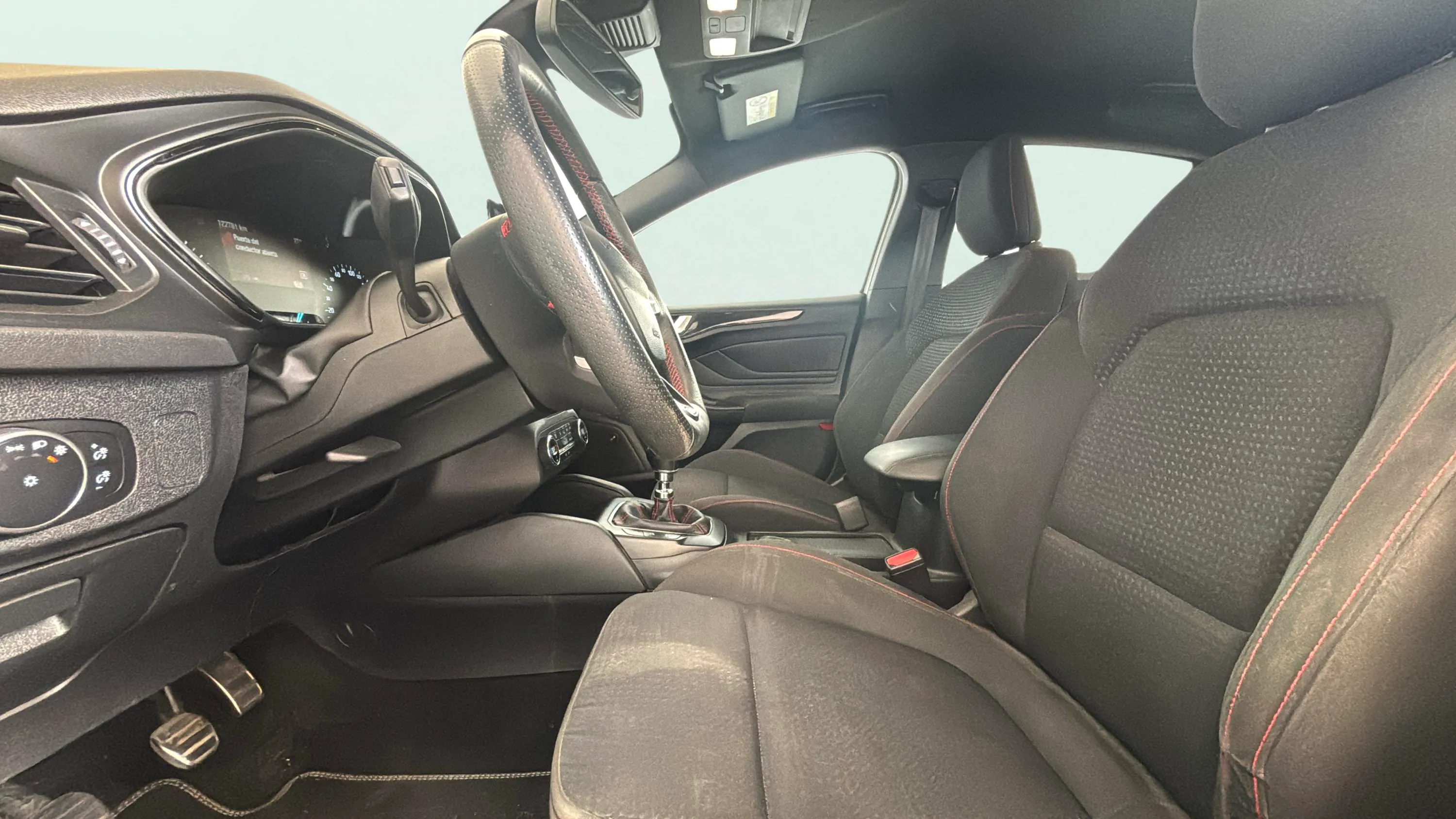 Ford Focus 1.0 EcoBoost ST-Line - foto 10