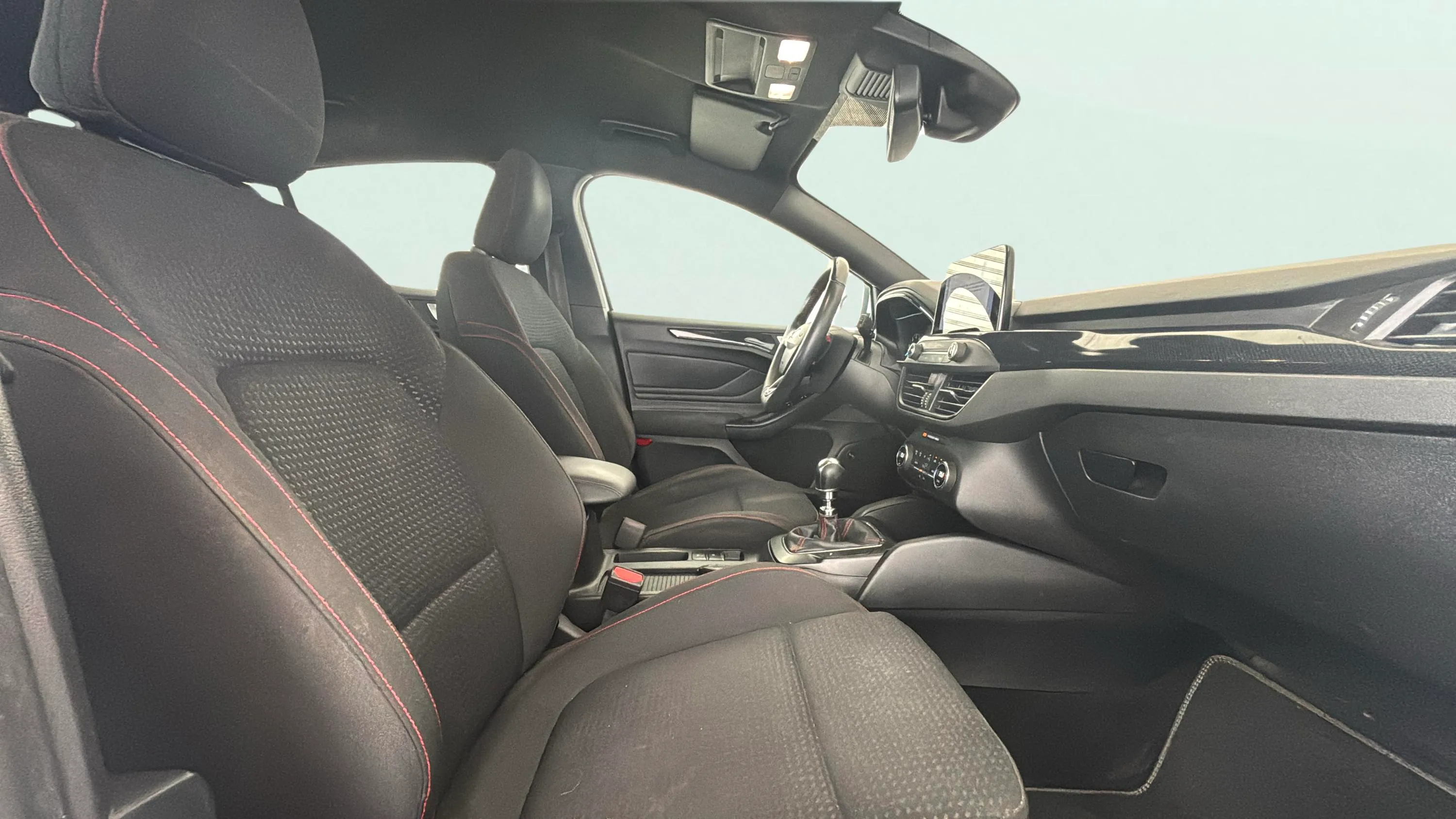 Ford Focus 1.0 EcoBoost ST-Line - foto 18