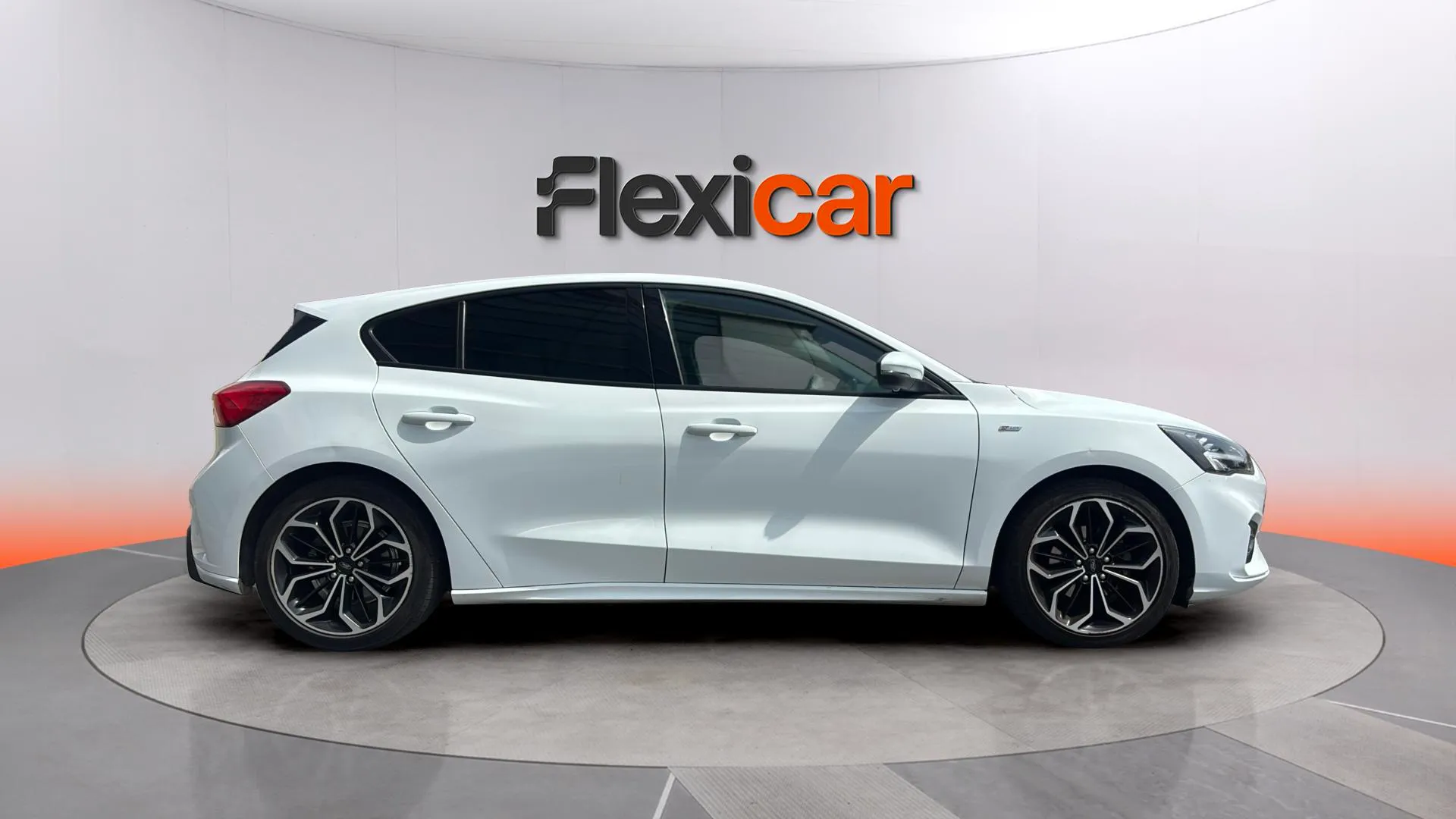 Ford Focus 1.0 EcoBoost ST-Line - foto 8
