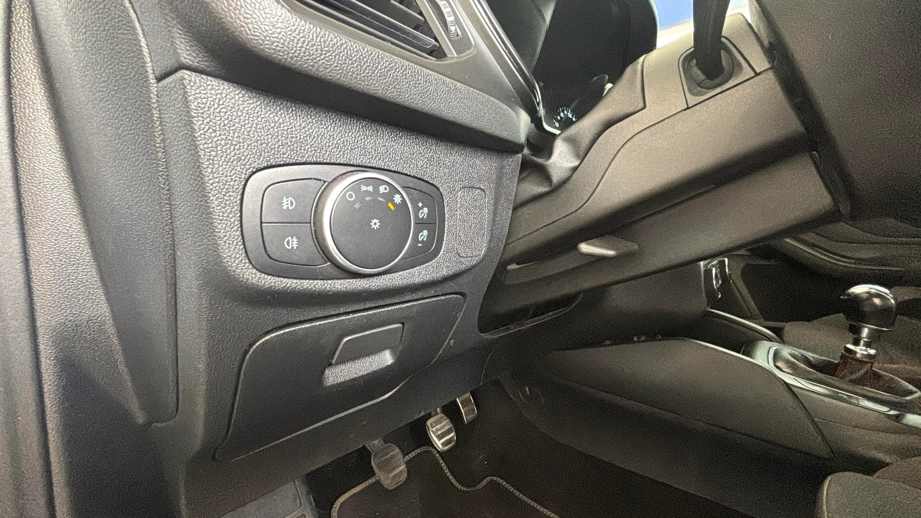 Ford Focus 1.0 EcoBoost ST-Line - foto 26