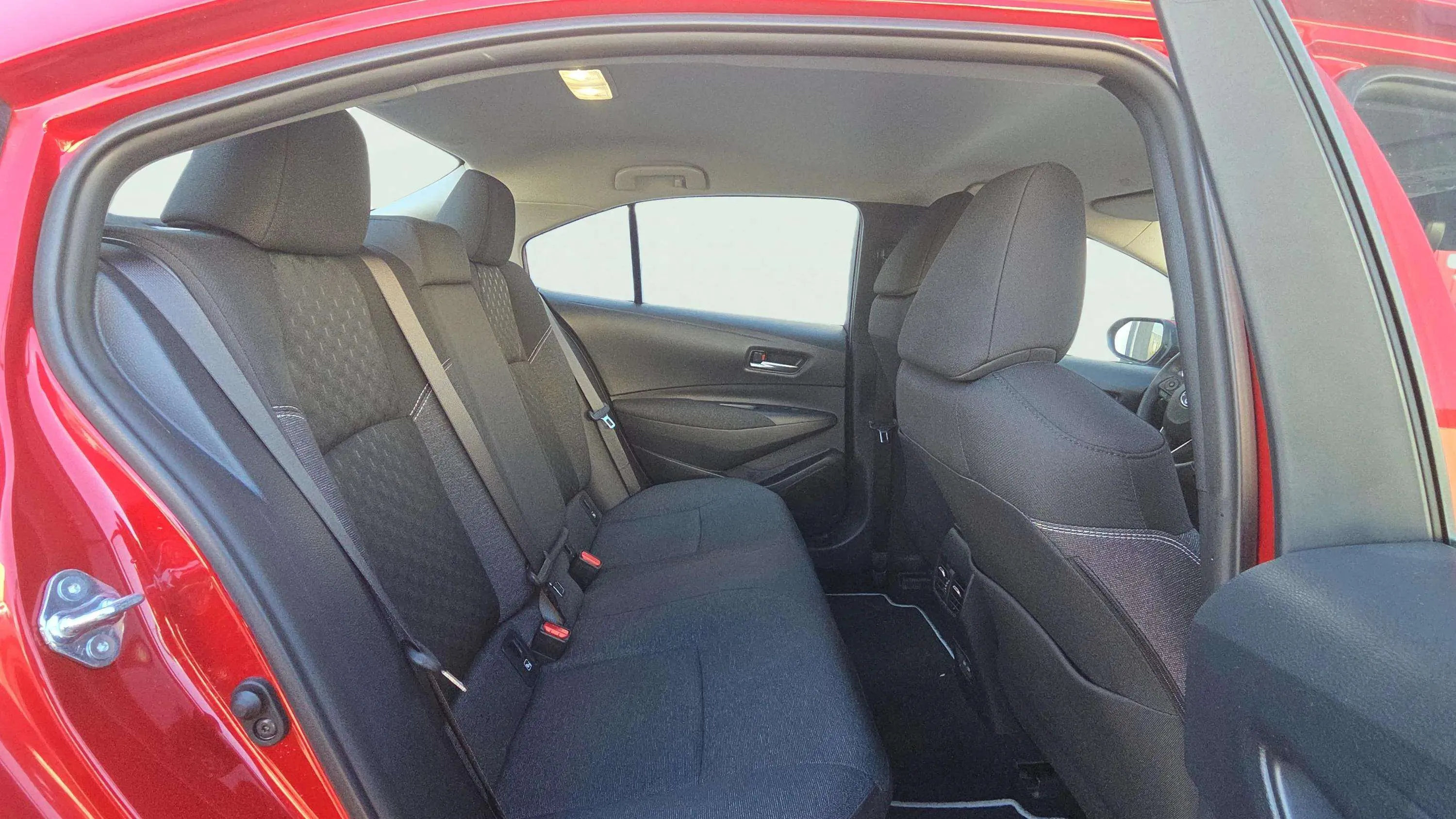 Toyota Corolla 140H Eco - foto 8