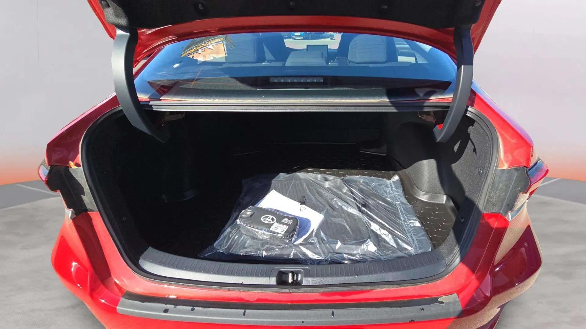 Toyota Corolla 140H Eco - foto 9