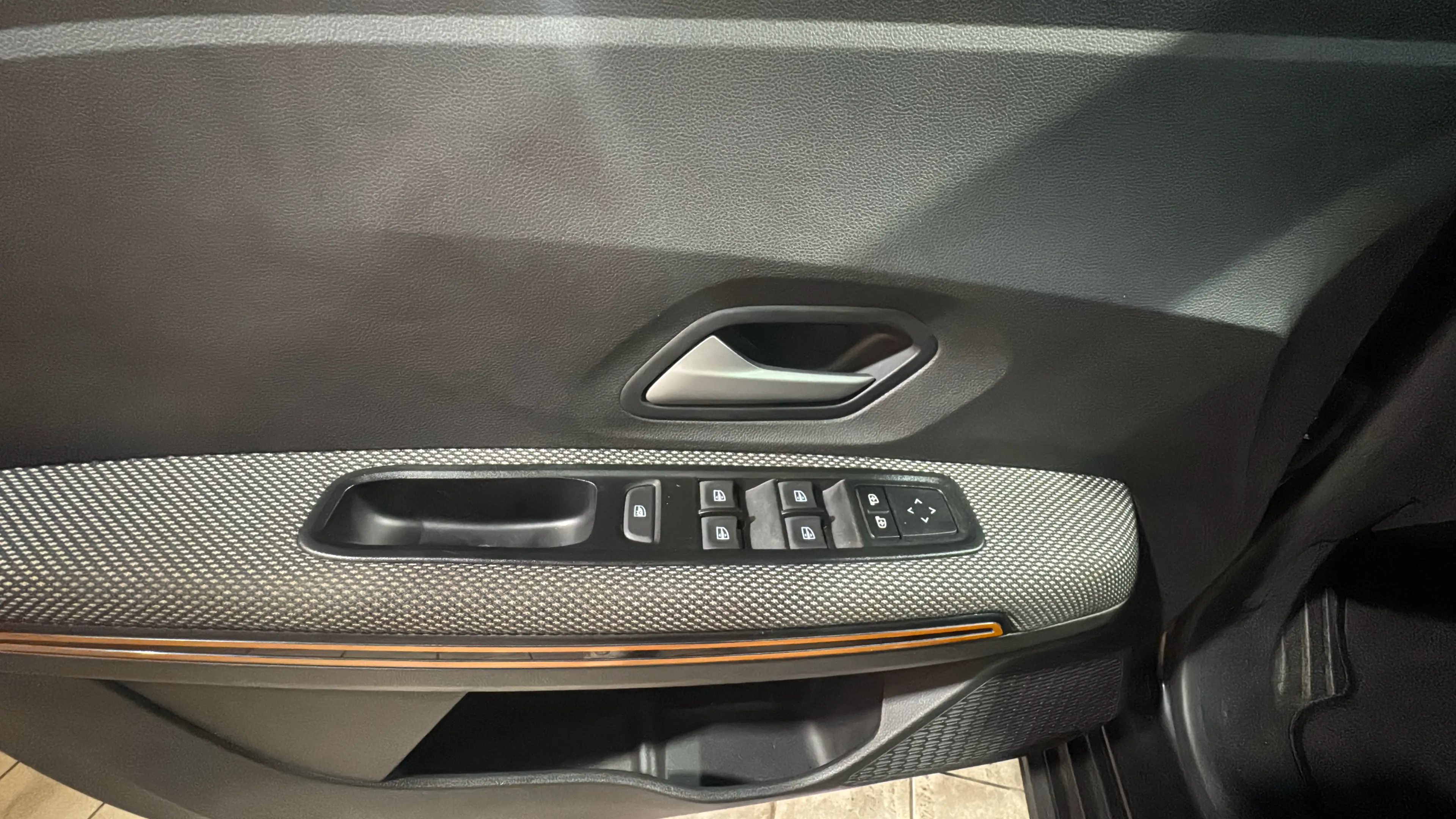 Dacia Sandero Essential TCe - foto 22