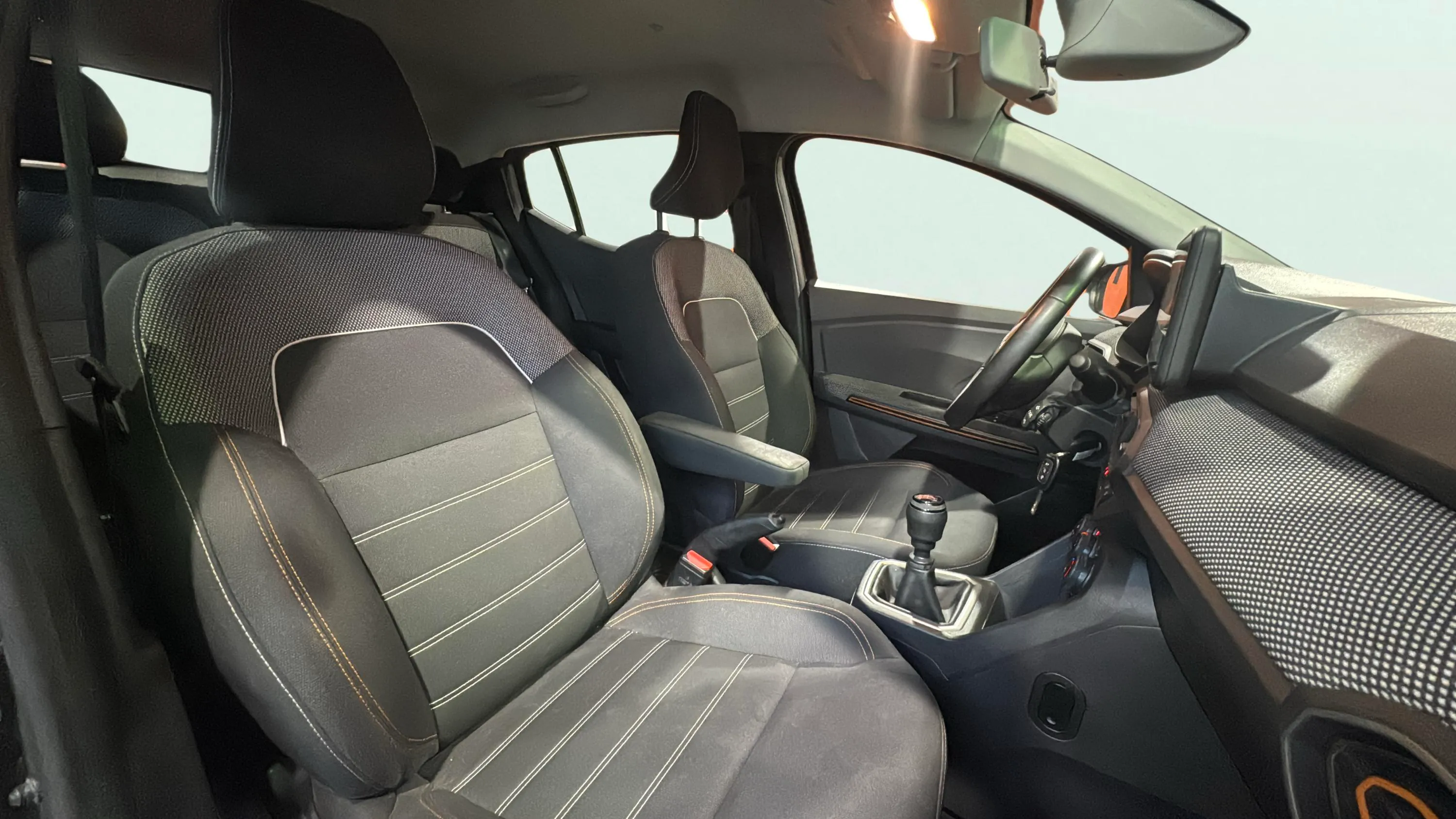 Dacia Sandero Essential TCe - foto 19