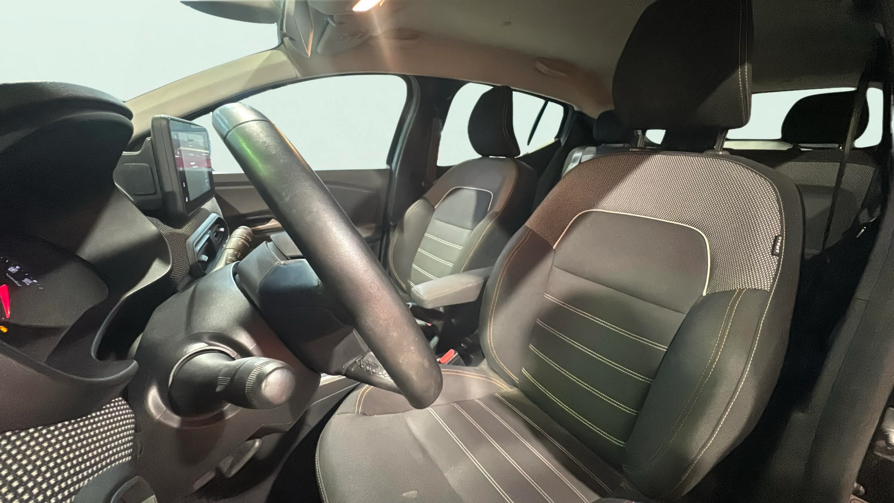 Dacia Sandero Essential TCe - foto 20