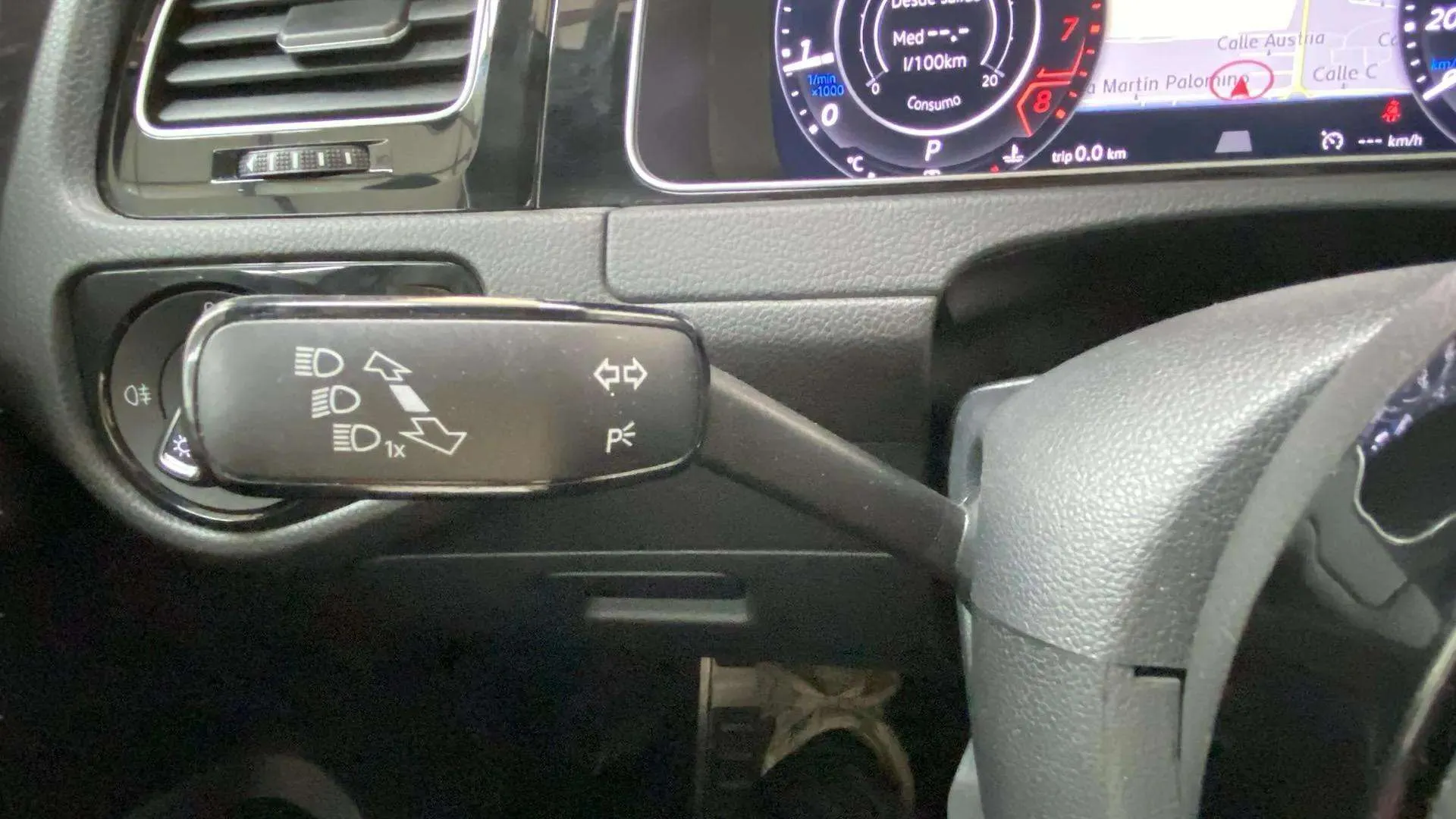 Volkswagen Golf R 2.0 TSI 4Motion DSG - foto 35