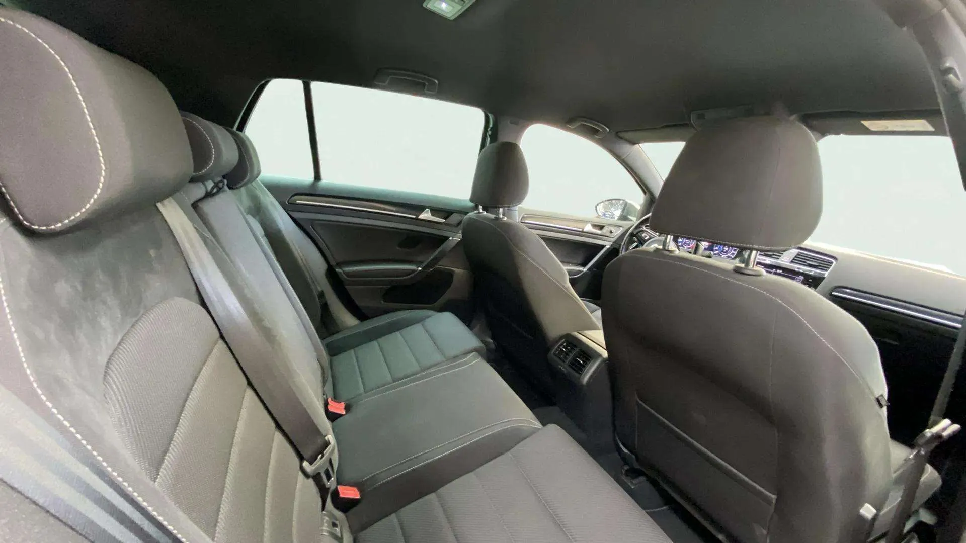 Volkswagen Golf R 2.0 TSI 4Motion DSG - foto 9