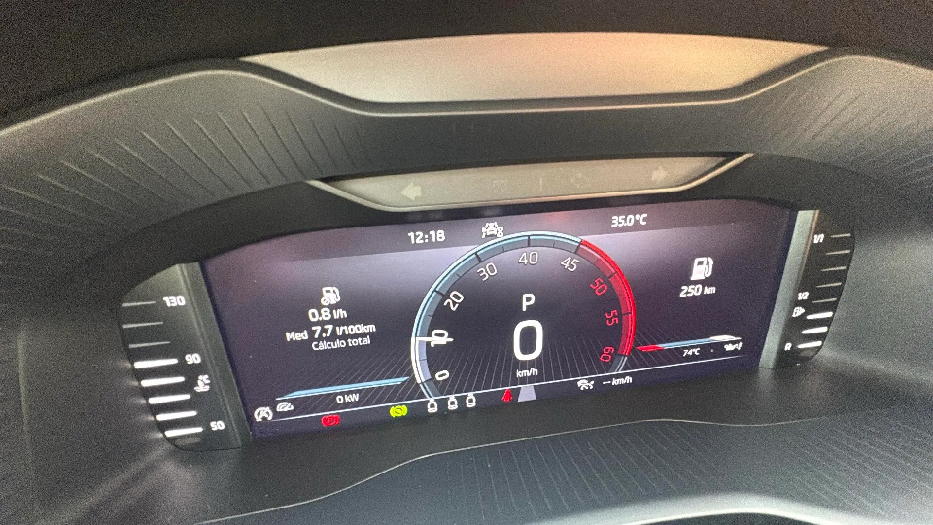 Škoda Karoq 2.0 TDI DSG 4x4 Ambition - foto 13