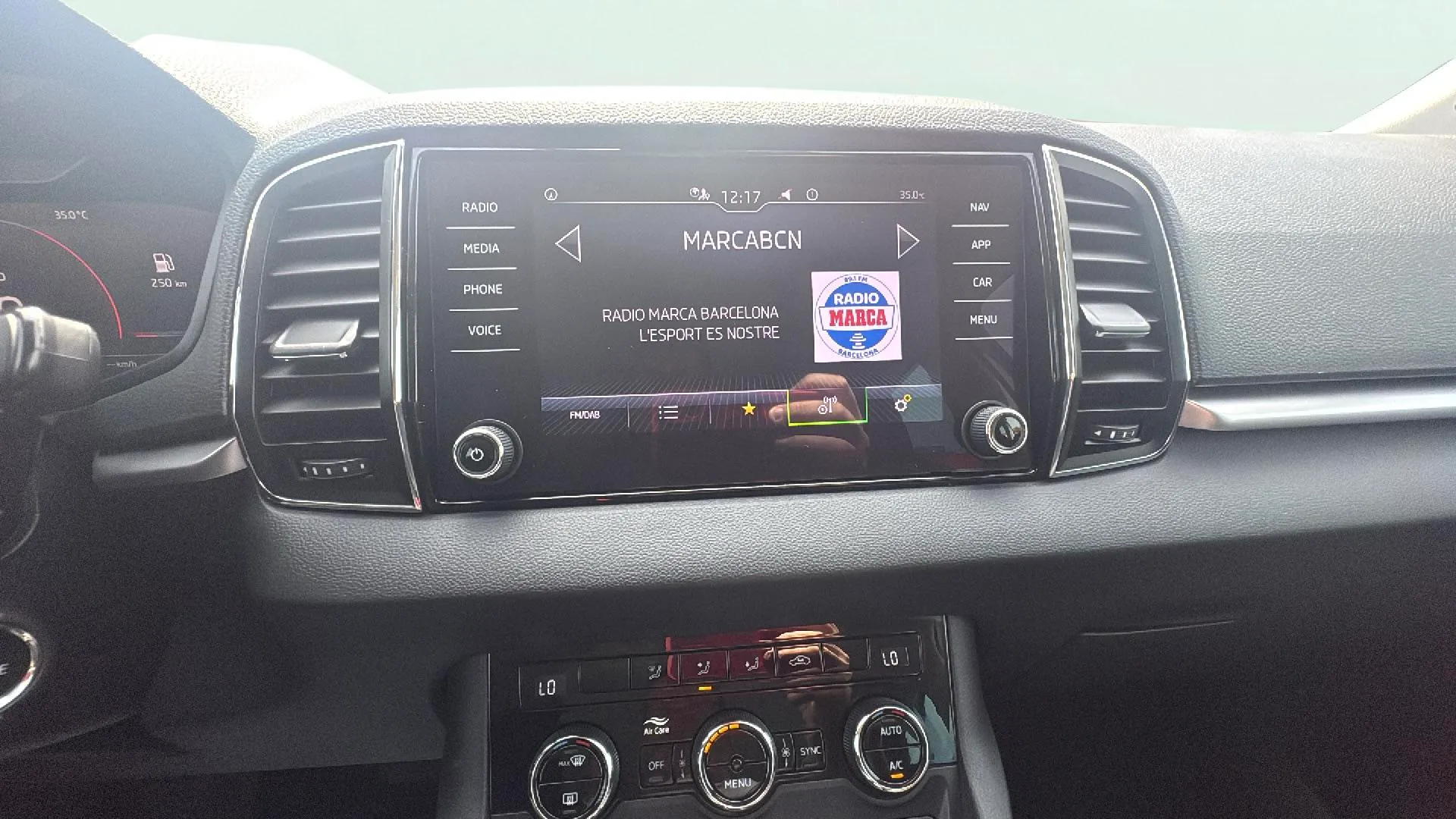 Škoda Karoq 2.0 TDI DSG 4x4 Ambition - foto 11