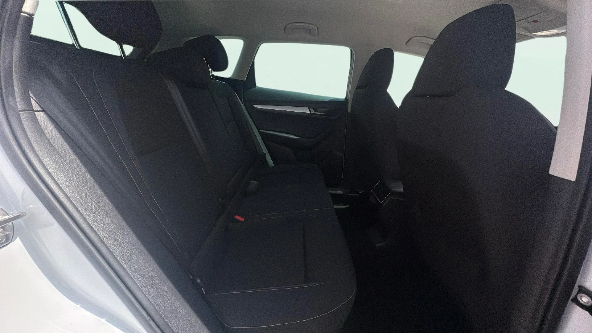 Škoda Karoq 2.0 TDI DSG 4x4 Ambition - foto 15