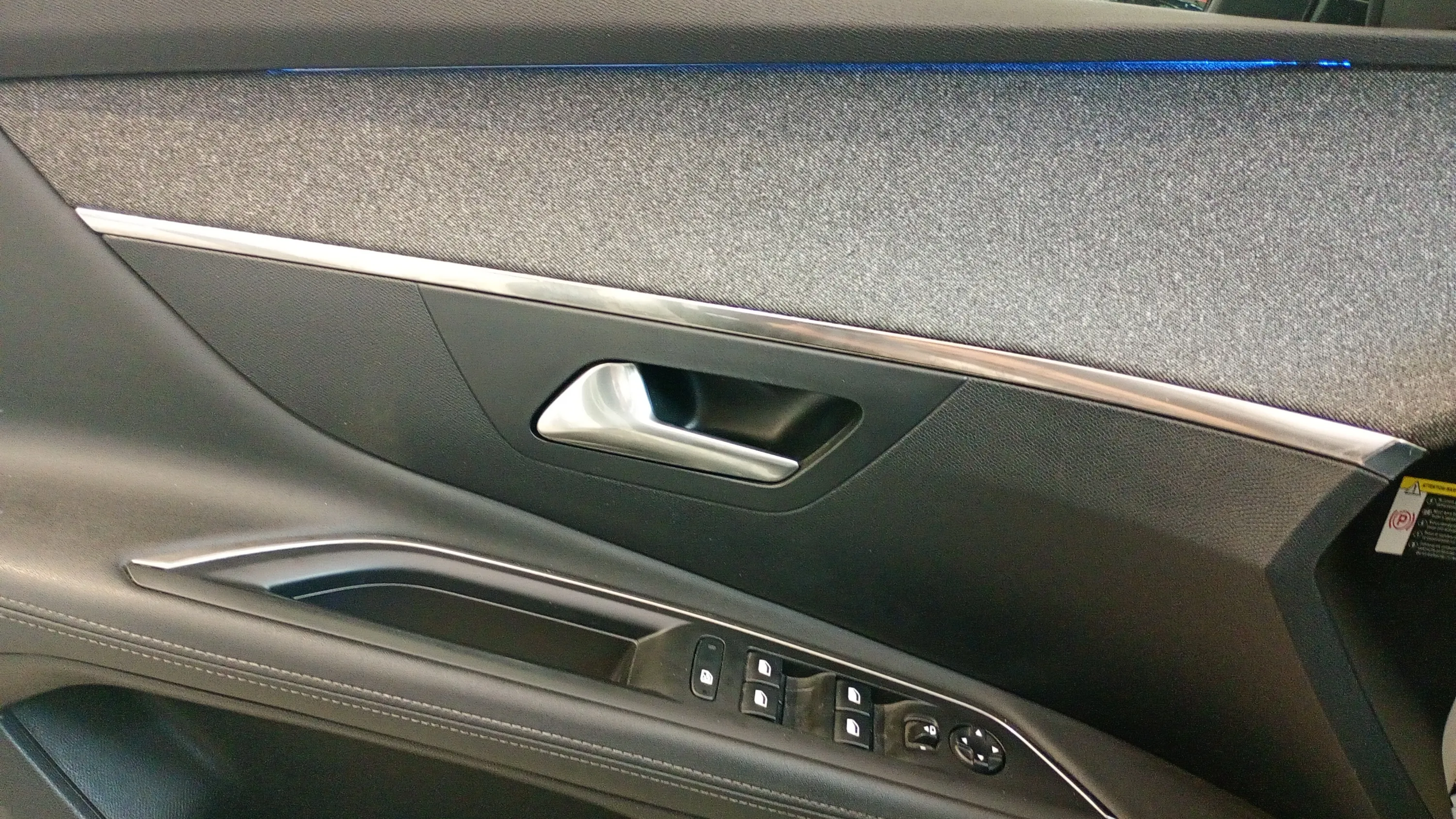 Peugeot 3008 1.2 PureTech Allure - foto 19