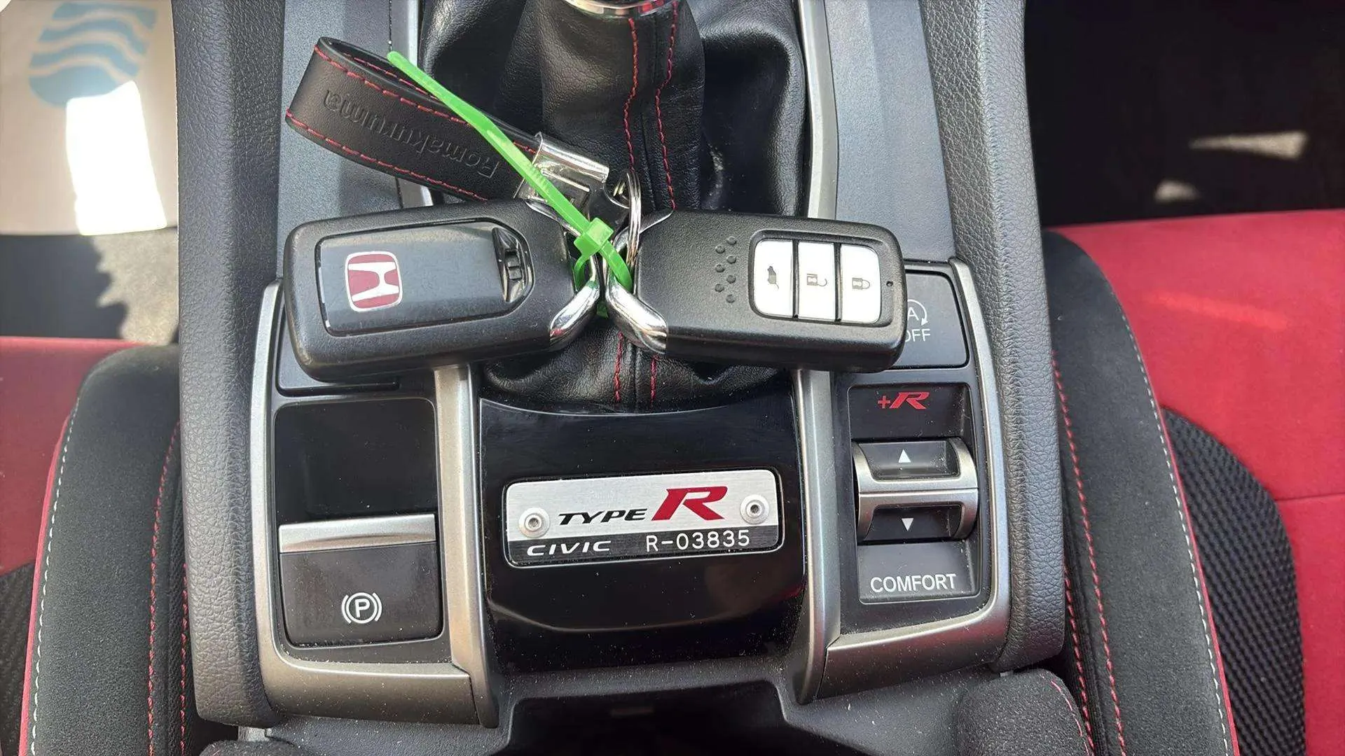 Honda Civic 2.0 I-VTEC Turbo Type R GT - foto 28